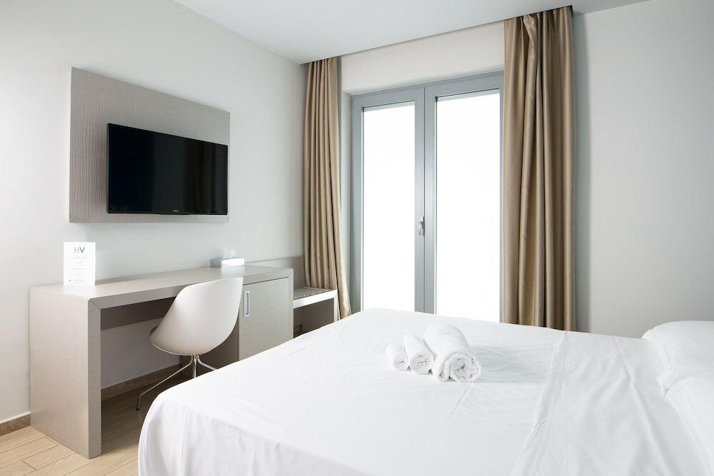 Twin Room (2 twin beds)