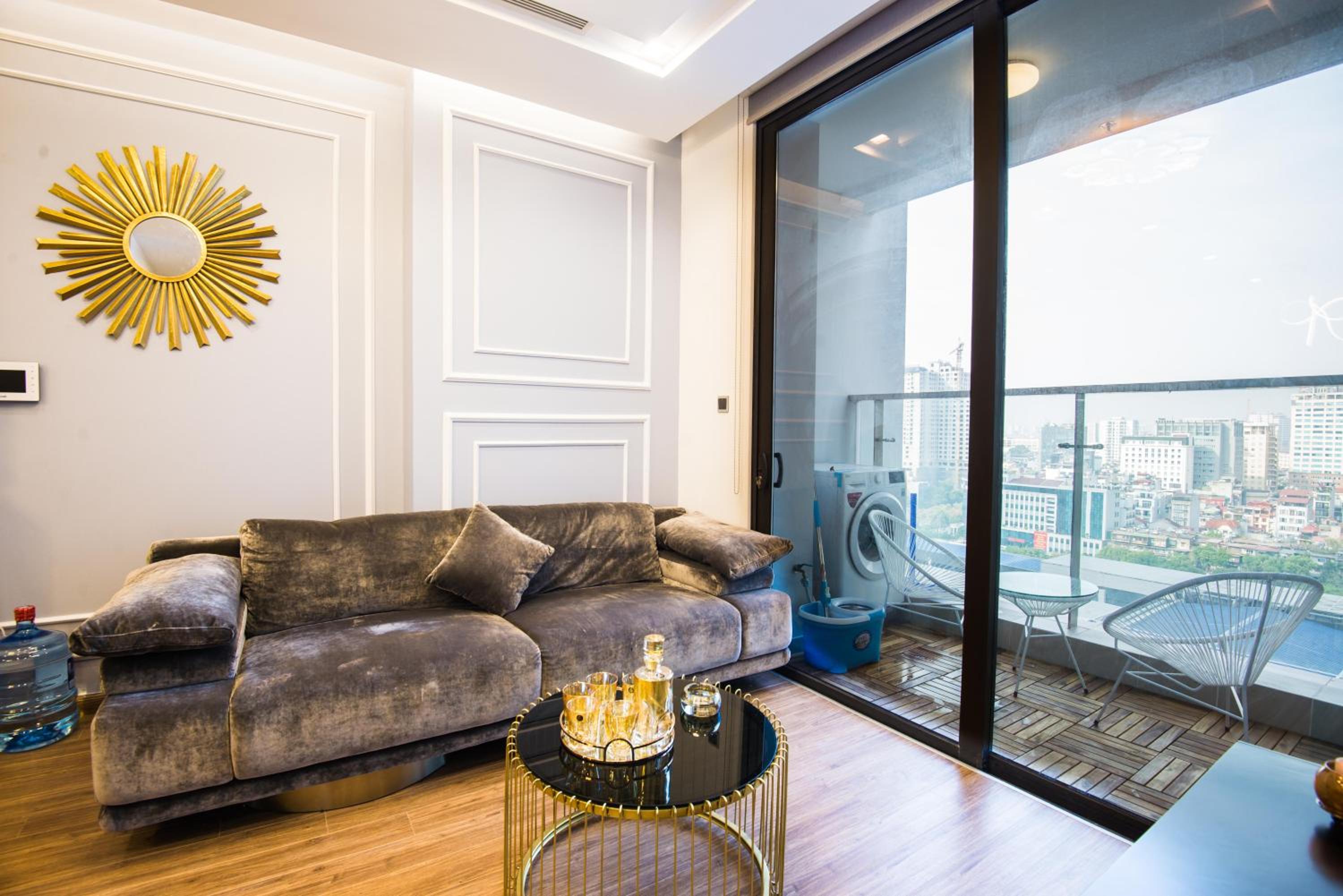 One-Bedroom Apartment