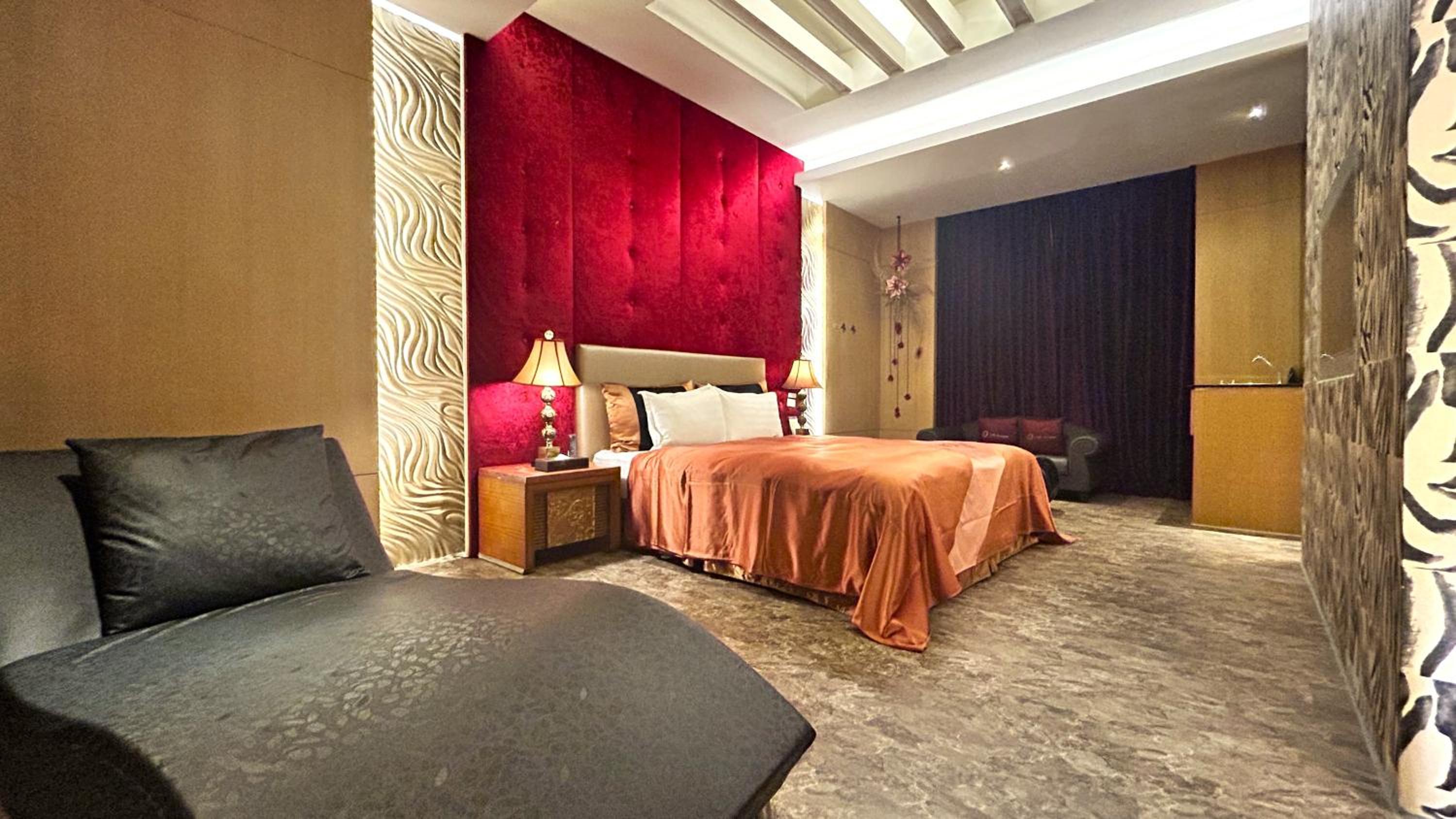 Standard King Room (Check-in after 16:00)