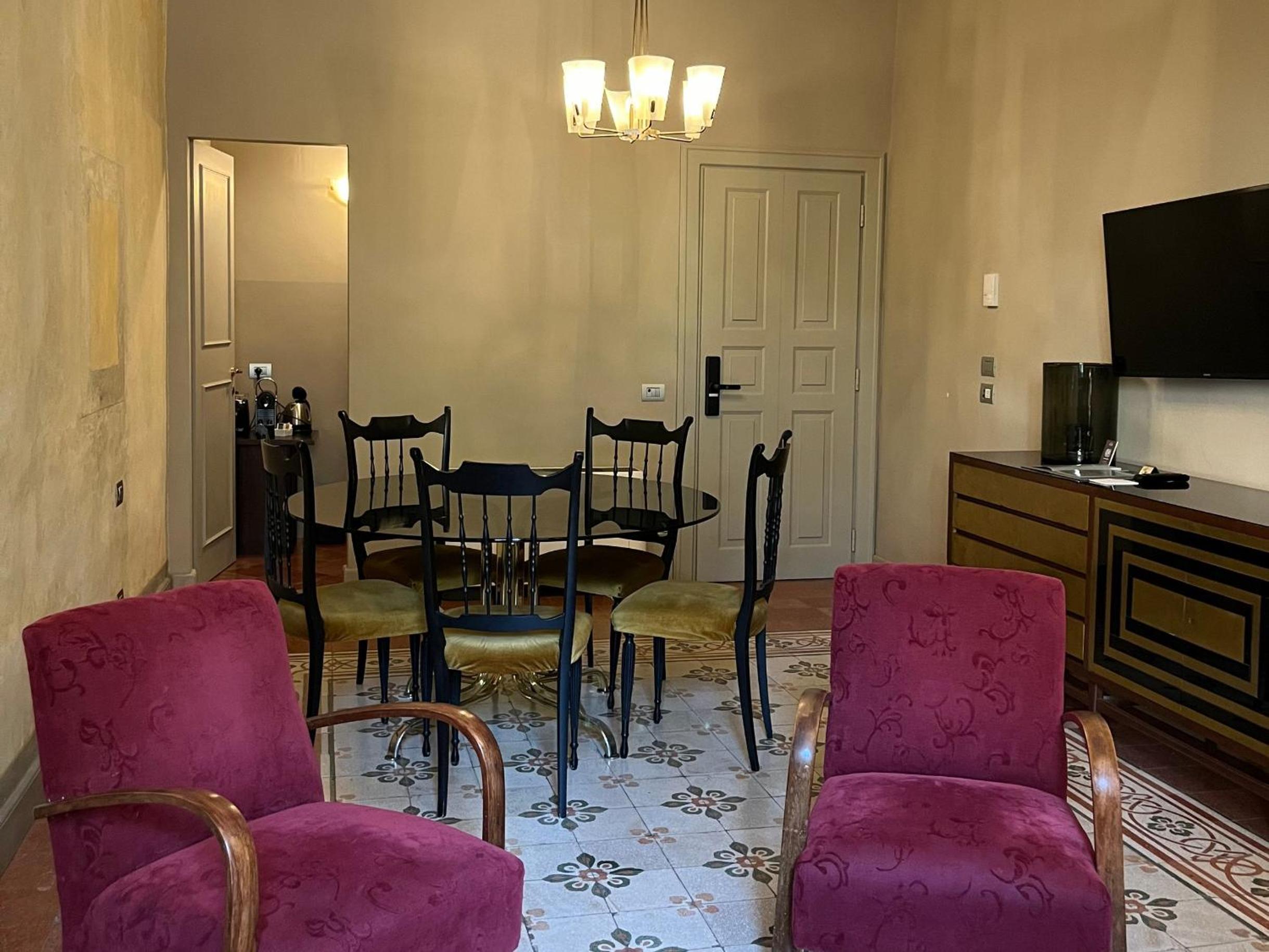 1 Bedroom Apartment with Sofa Bed