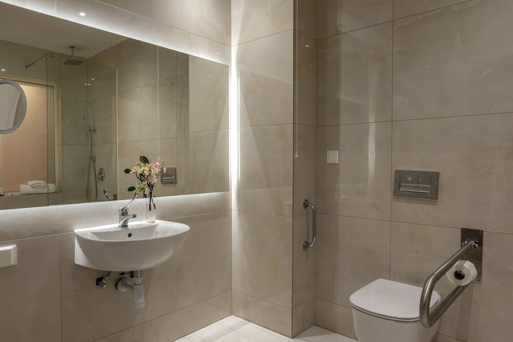 Disable Land View Suite