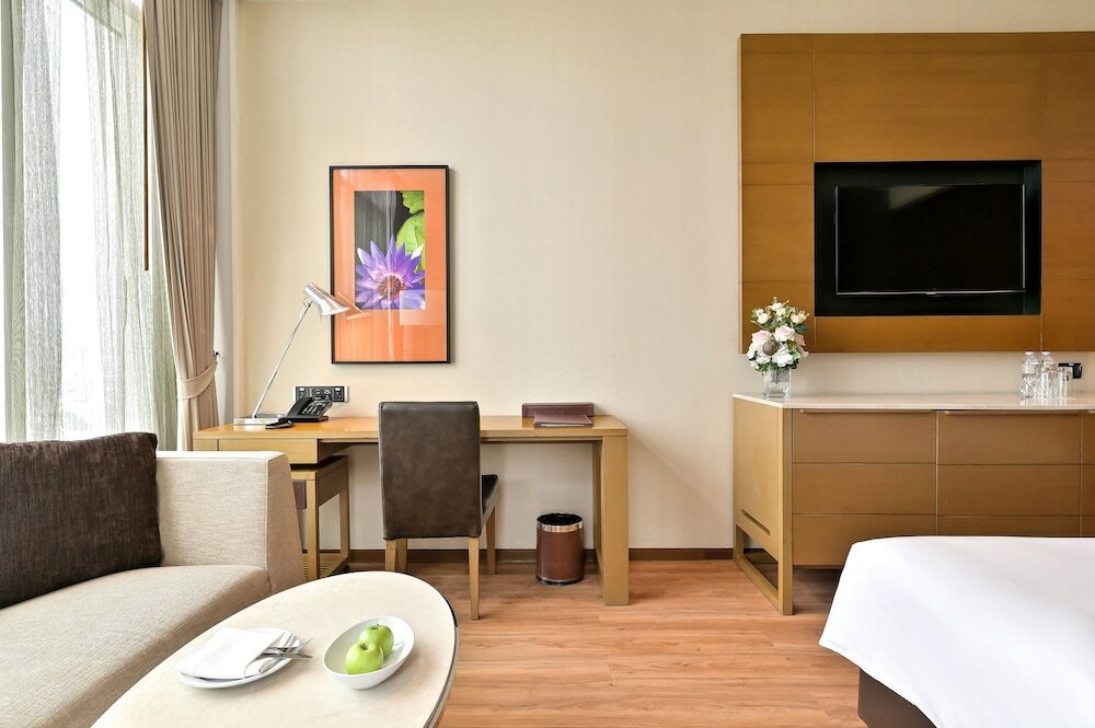 Executive Deluxe with Lounge Access