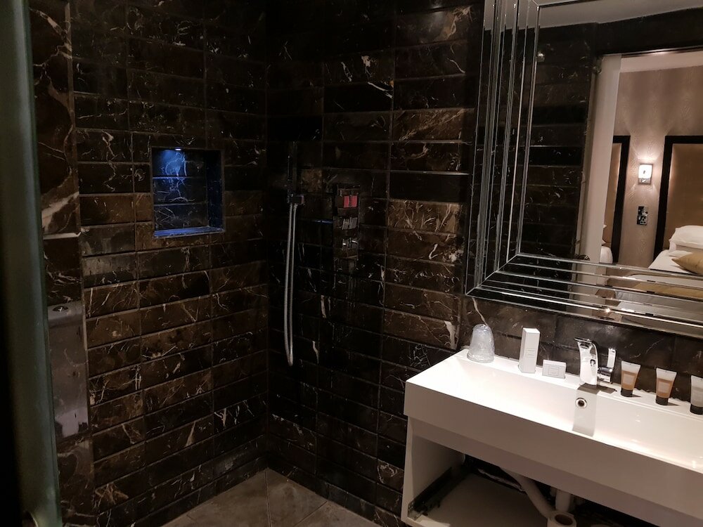Quin Room