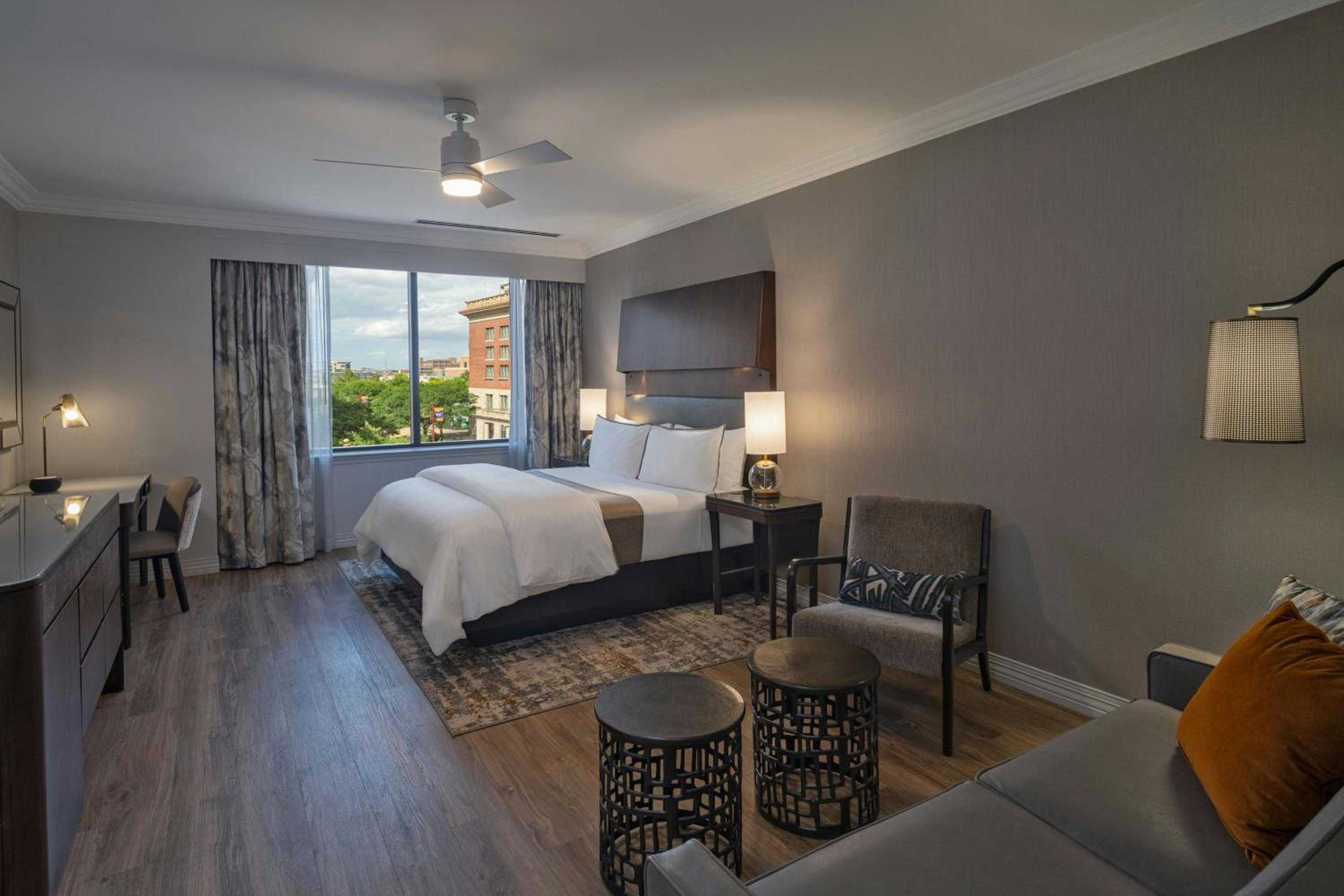 Premium Junior King Suite with Sofa Bed and Roll-In Shower - Mobility/Hearing Accessible