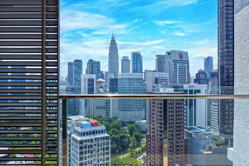 Three Bedroom Suite - Twin Tower with Pool View