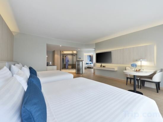 FAMILY CONNECTING ROOM