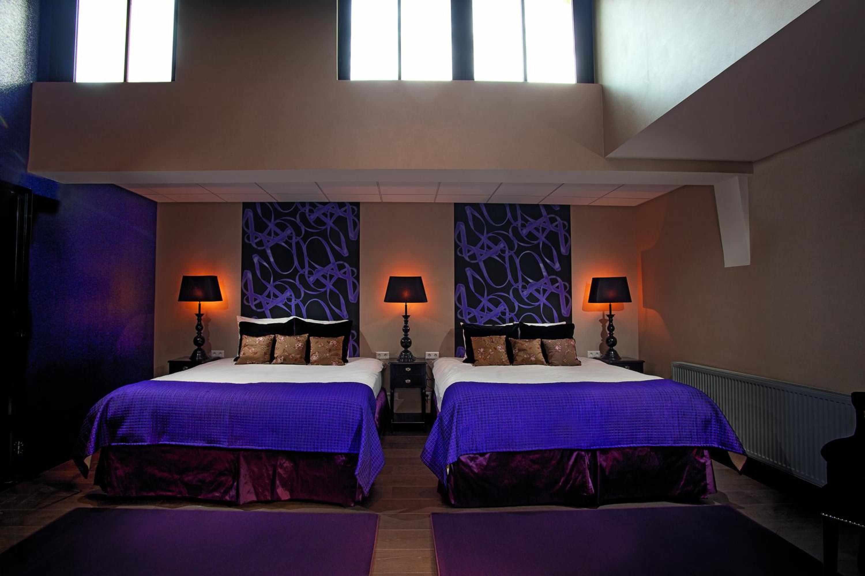 Luxury Family Room with Garden View