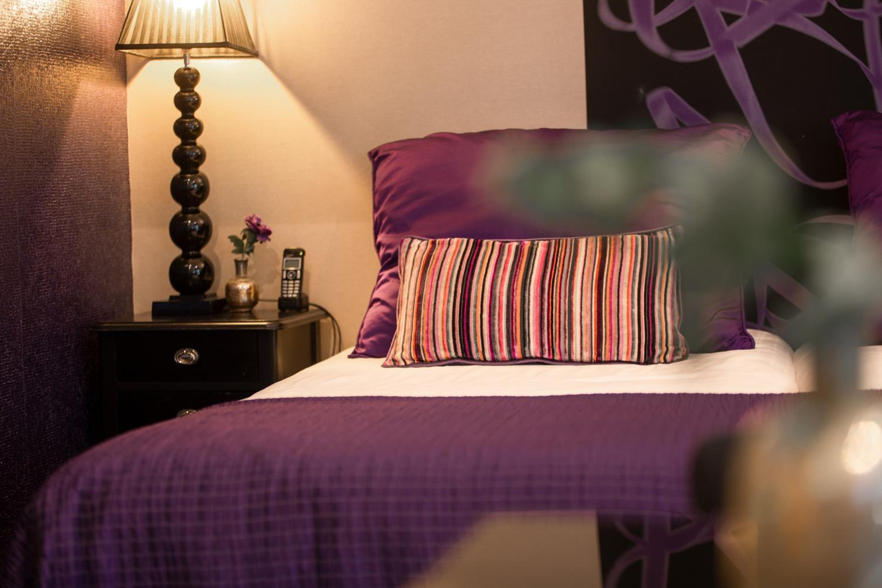 Luxury Family Room with Garden View