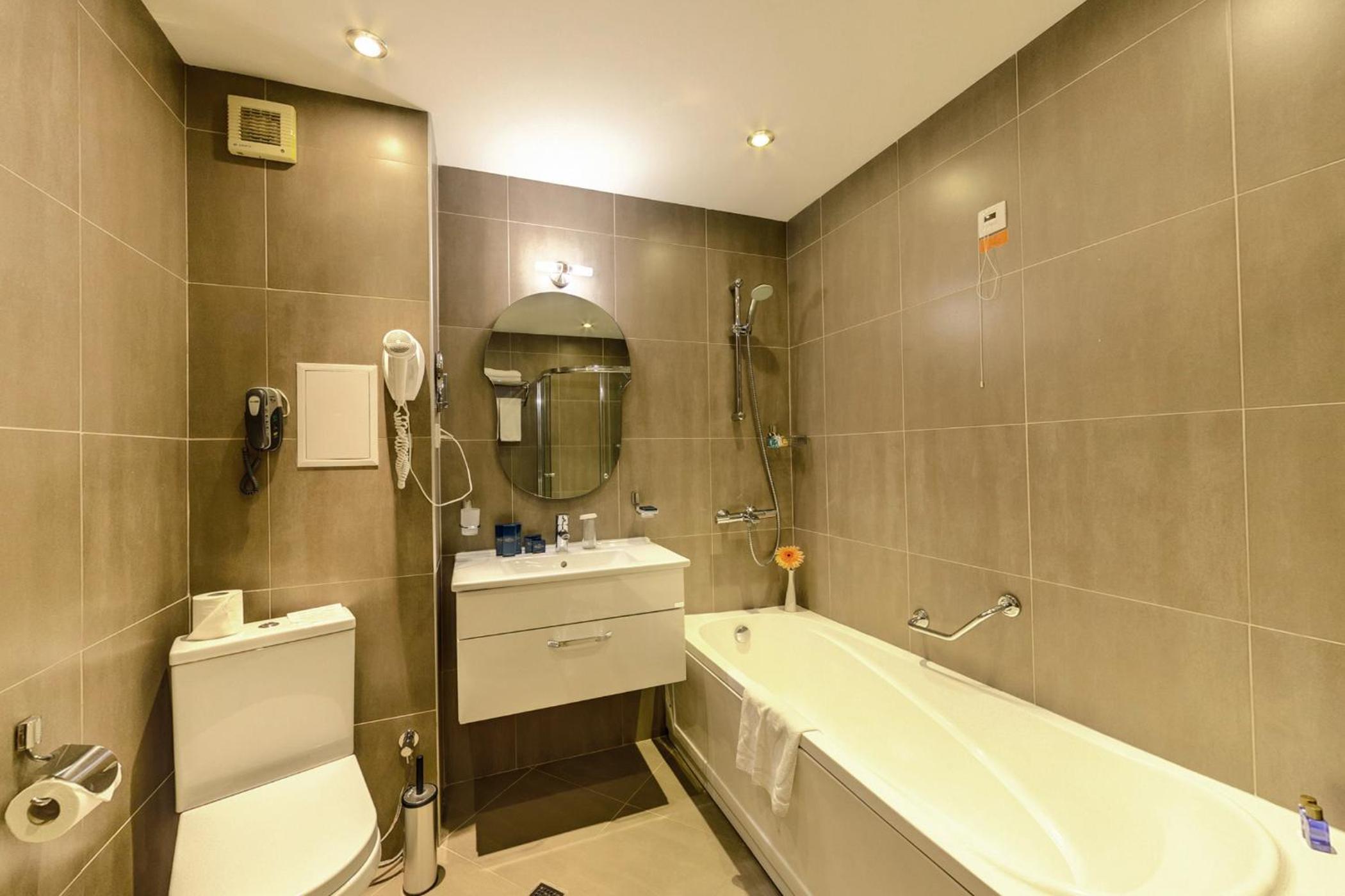 Executive Deluxe Suite with Mountain View