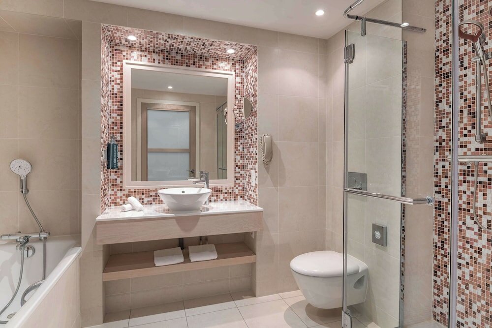 Deluxe Room, 1 King Bed, Lake View (Spa)