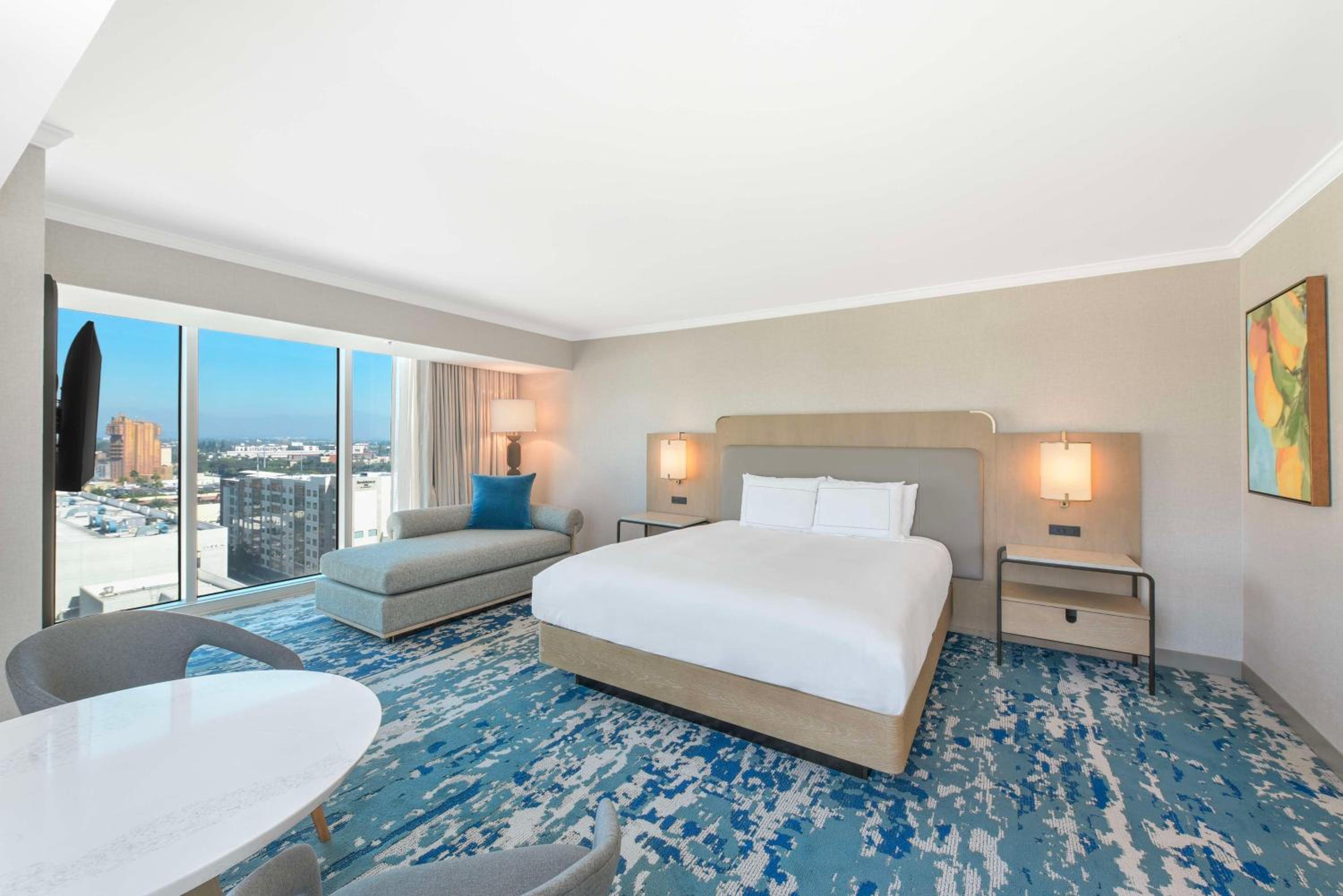 King Room with View - Hearing Accessible