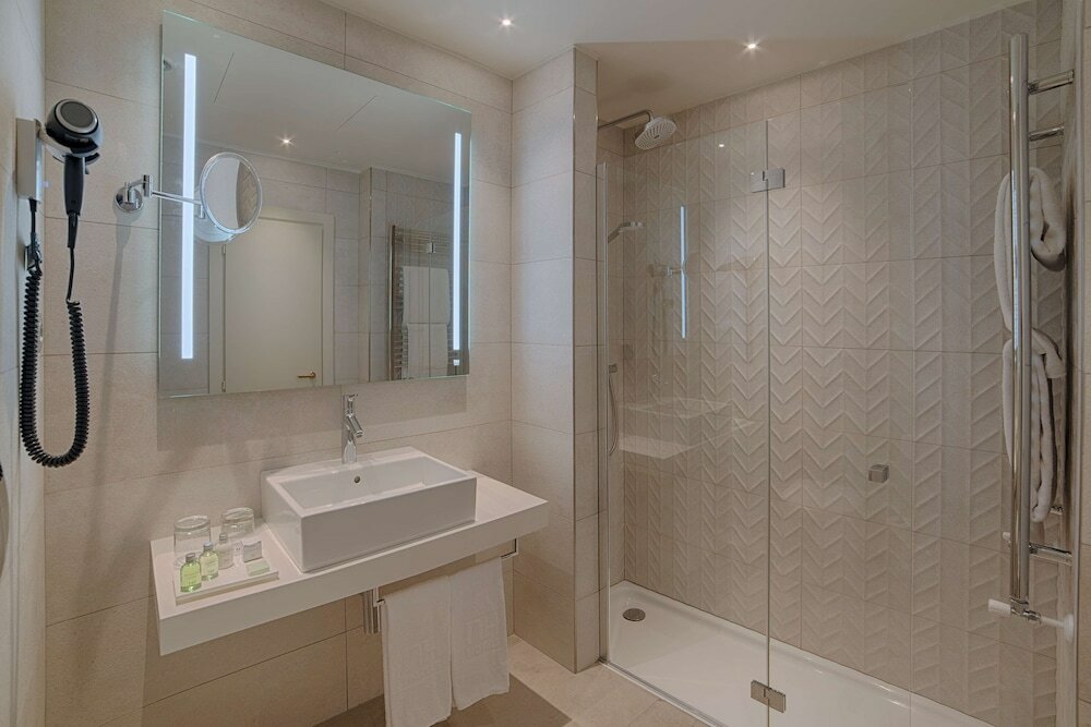 Premium Room (Extra Bed 3 Adults)