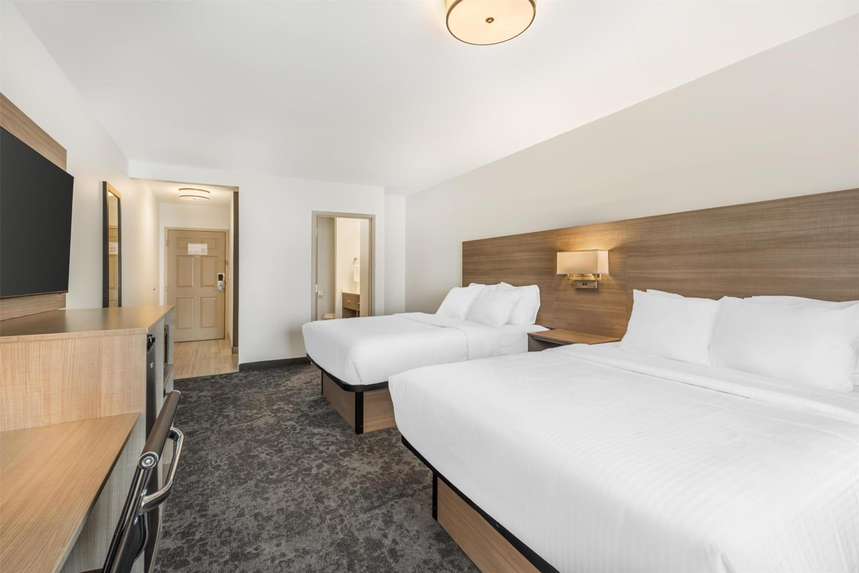 Queen Room with Two Queen Beds - Non-Smoking