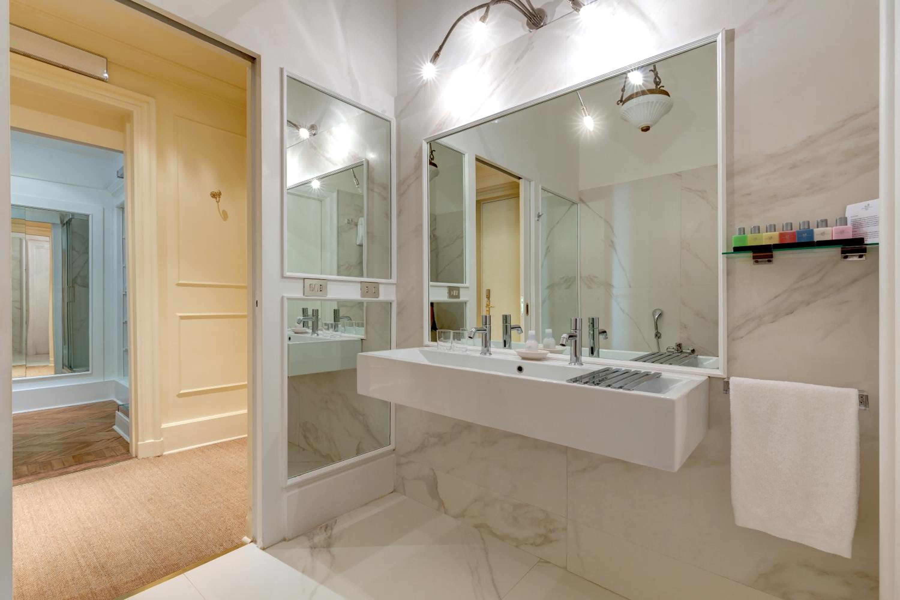 Junior Suite with City View