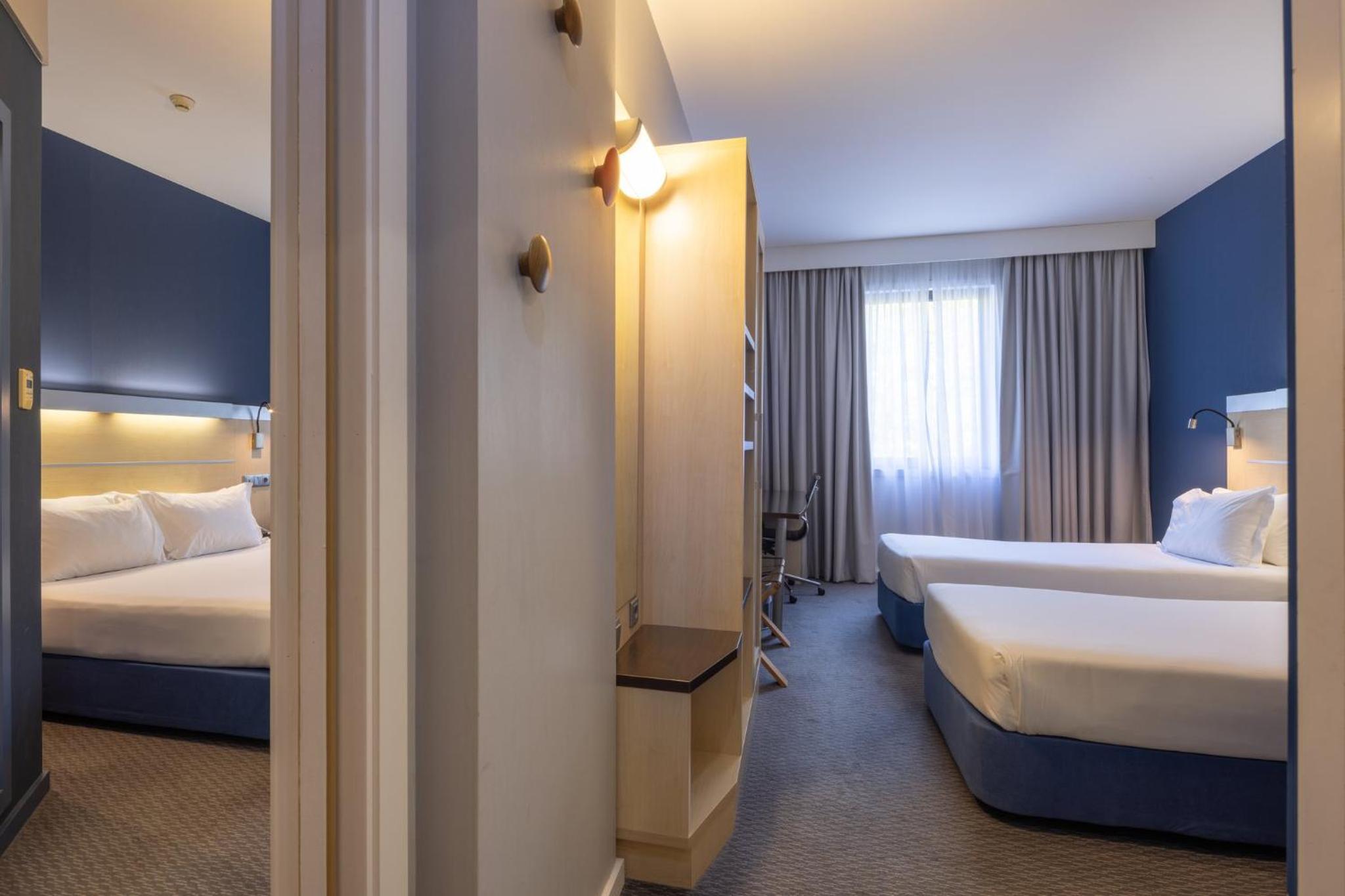 Standard Double Room with Two Single Beds