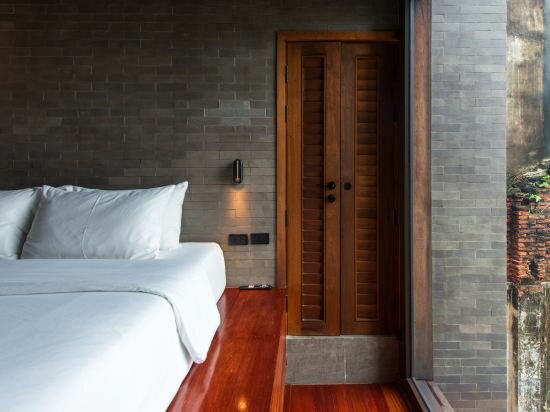 Deluxe JIRA King Room