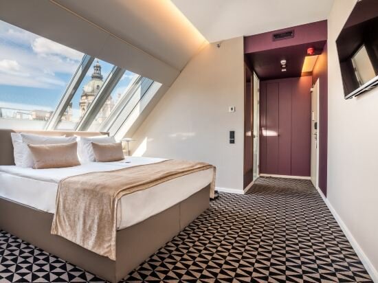 Top Floor Andrassy Suite