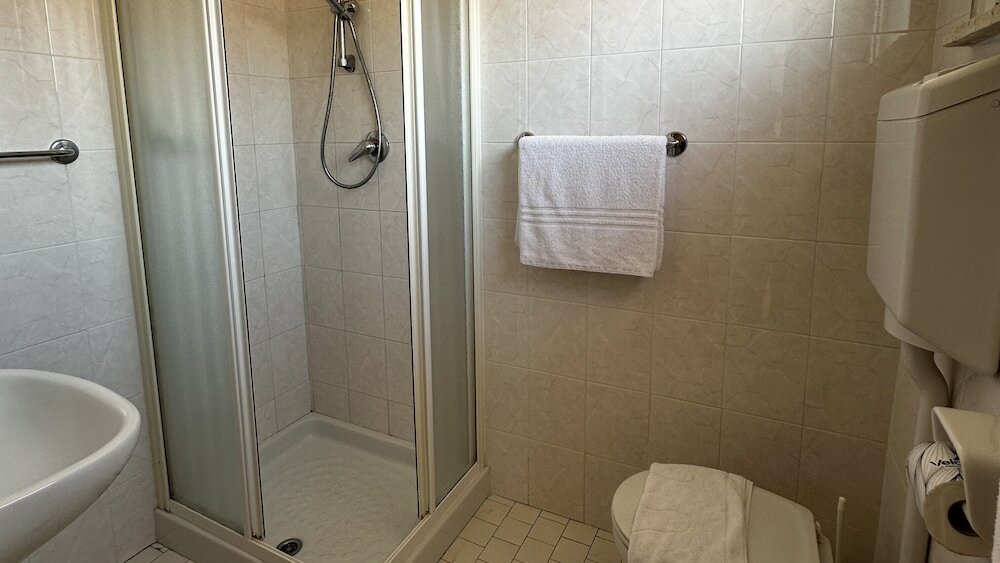 Basic Single Room, Air conditioning, Courtyard View