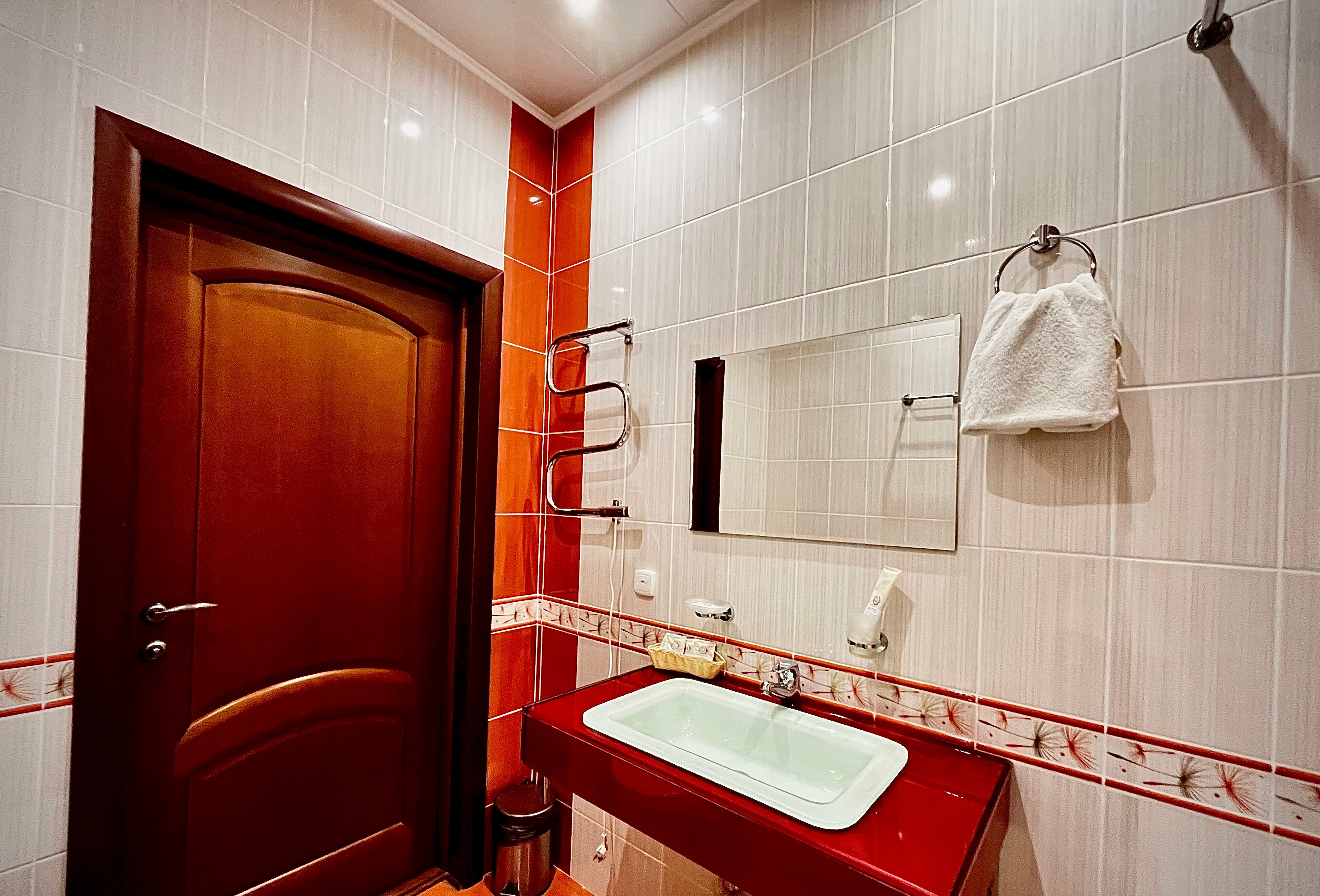 Четырехместный FAMILY«DUE CAMERE» ( семейный с изолируемыми комнатами)