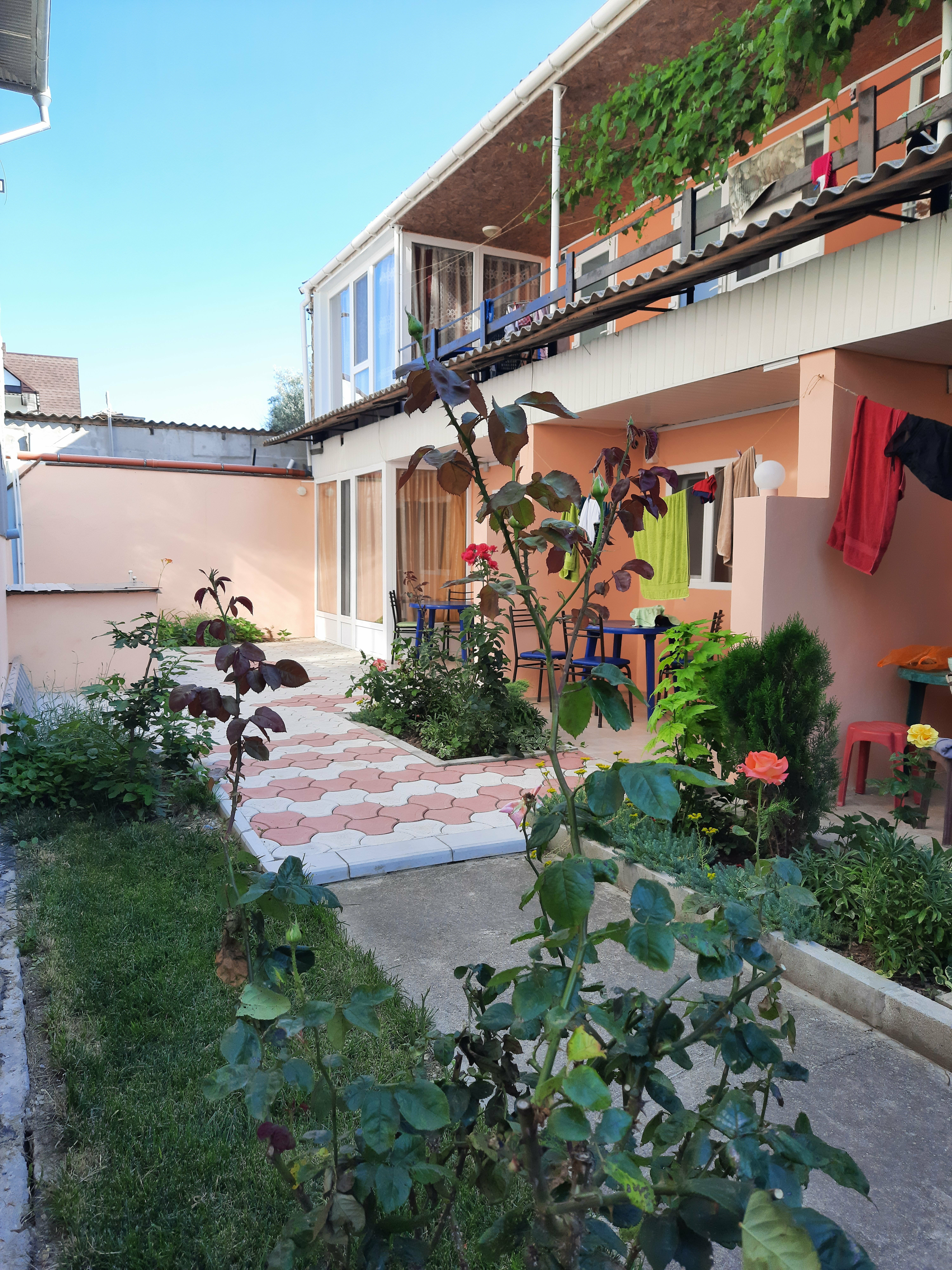 Cемейный номер с собственной ванной комнатой