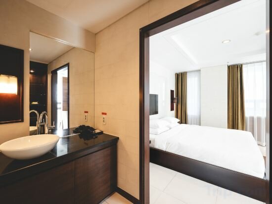 Superior Suite (Half Ocean View) (Pets Not Allowed)