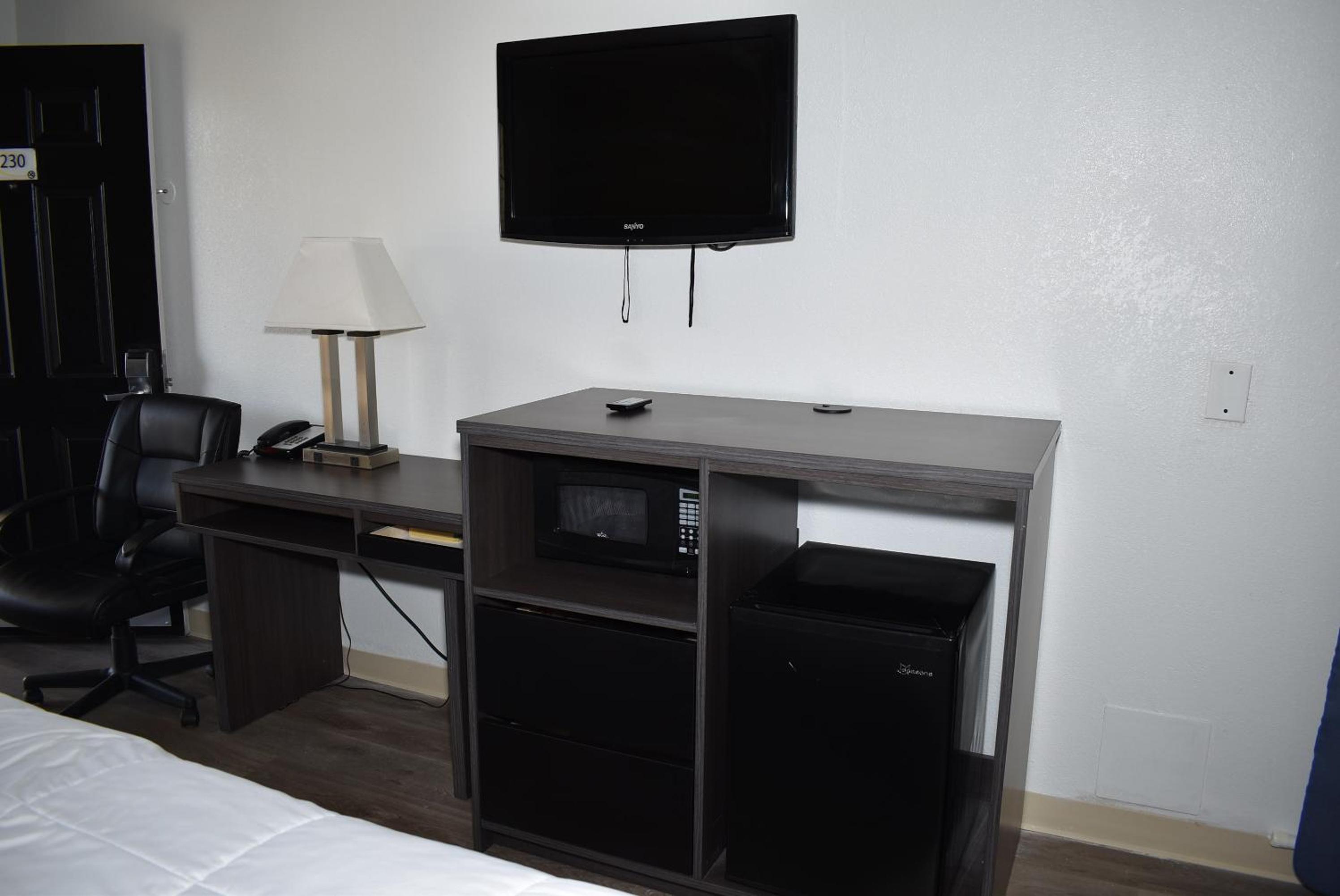 Queen Room - Non-Smoking