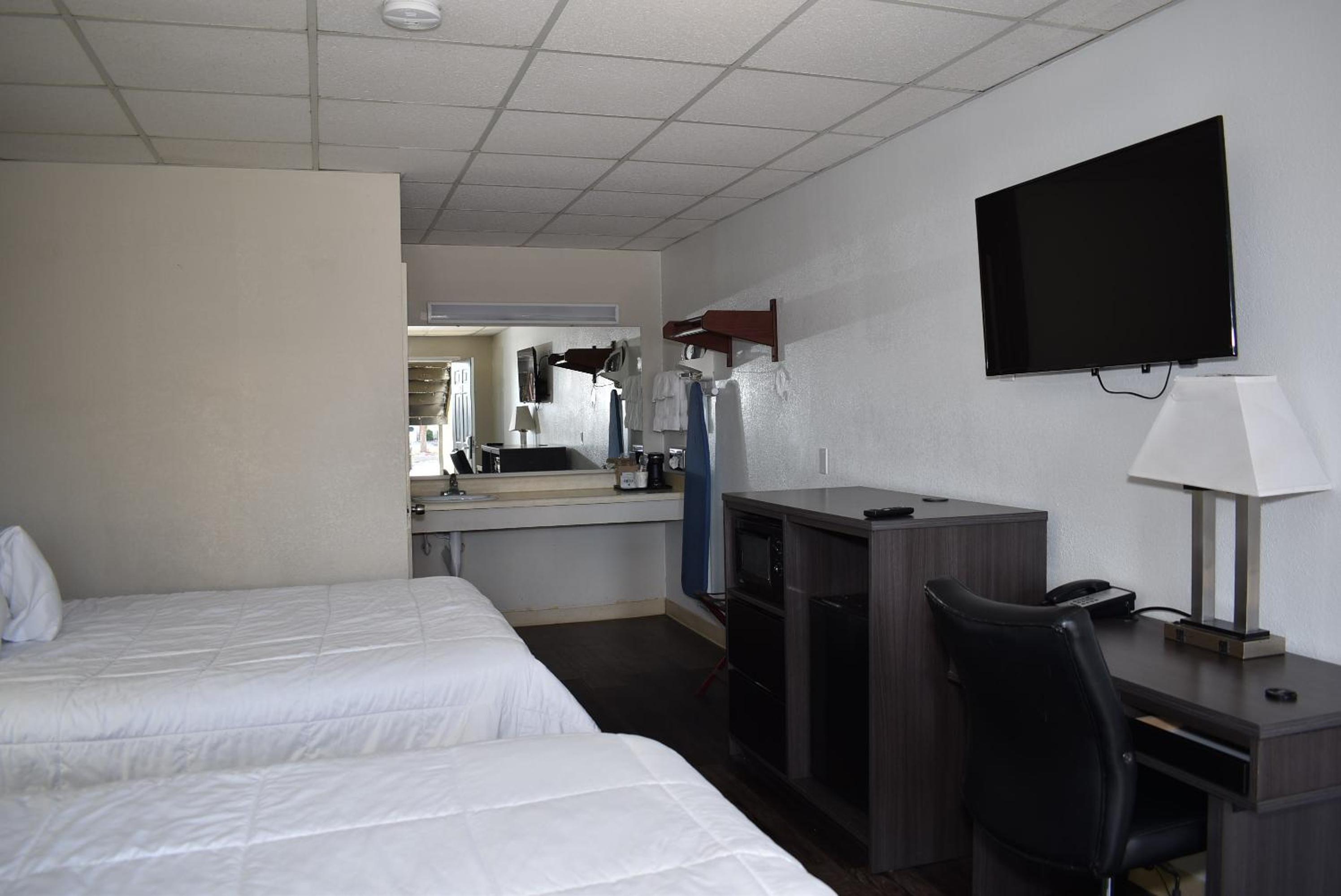 Queen Room with Two Queen Beds - Non-Smoking