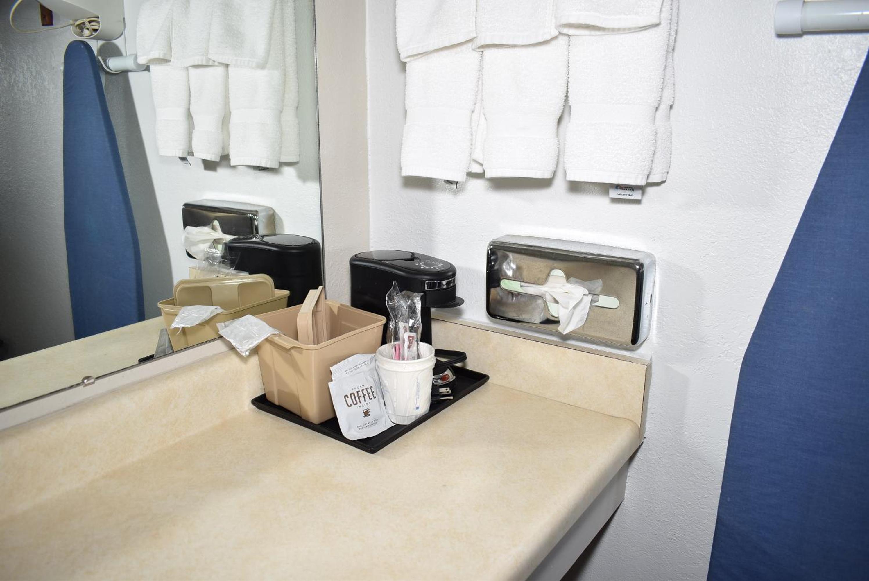 Queen Room - Non-Smoking