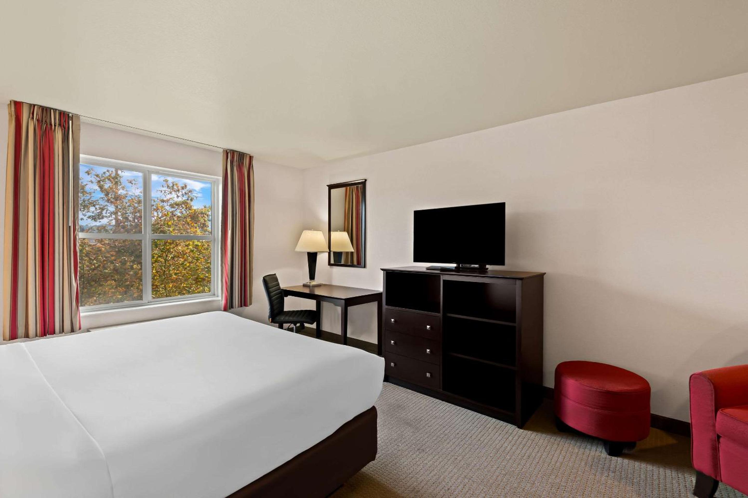 King Room - Non-Smoking