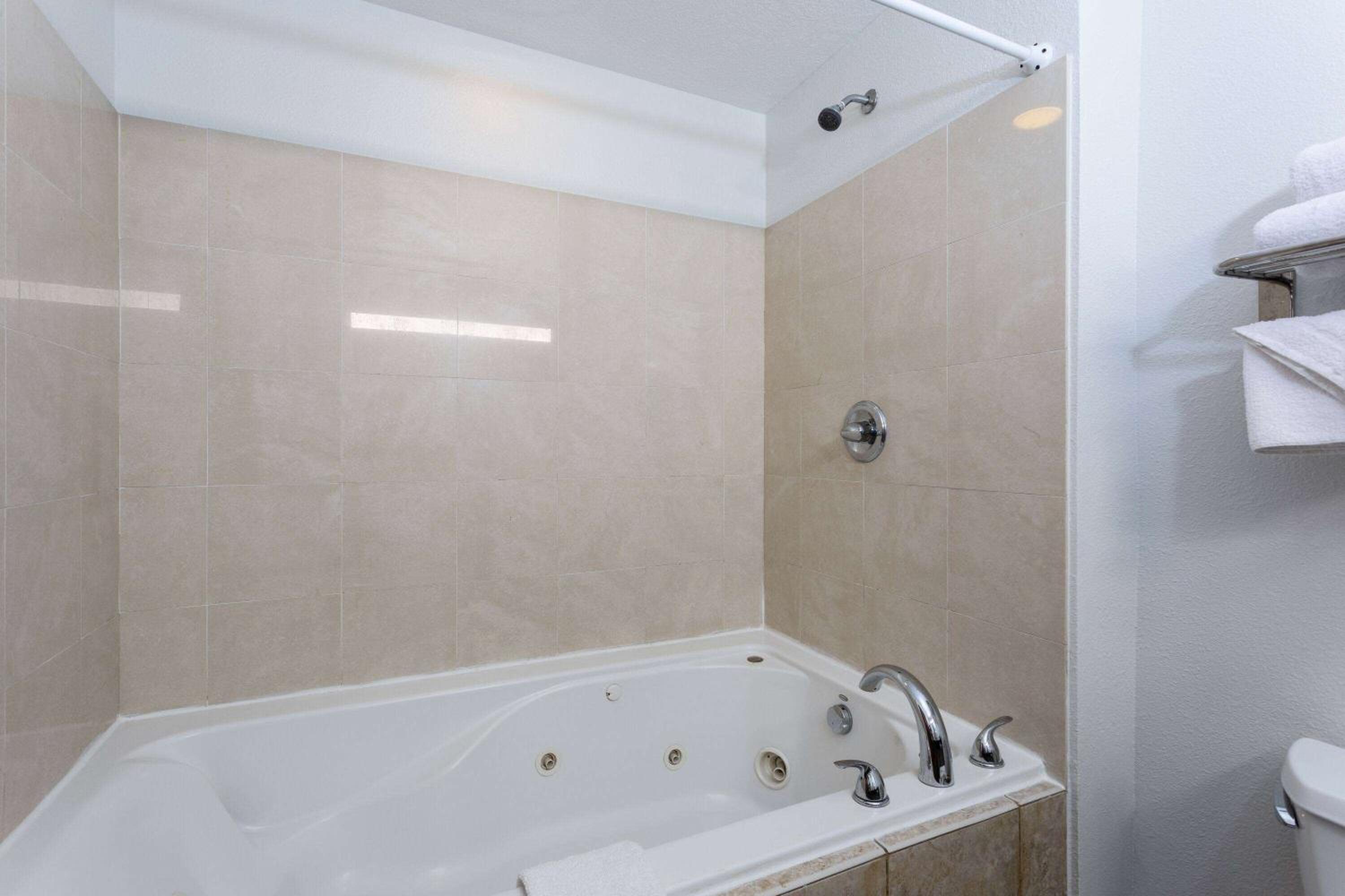 King Suite with Jetted Tub