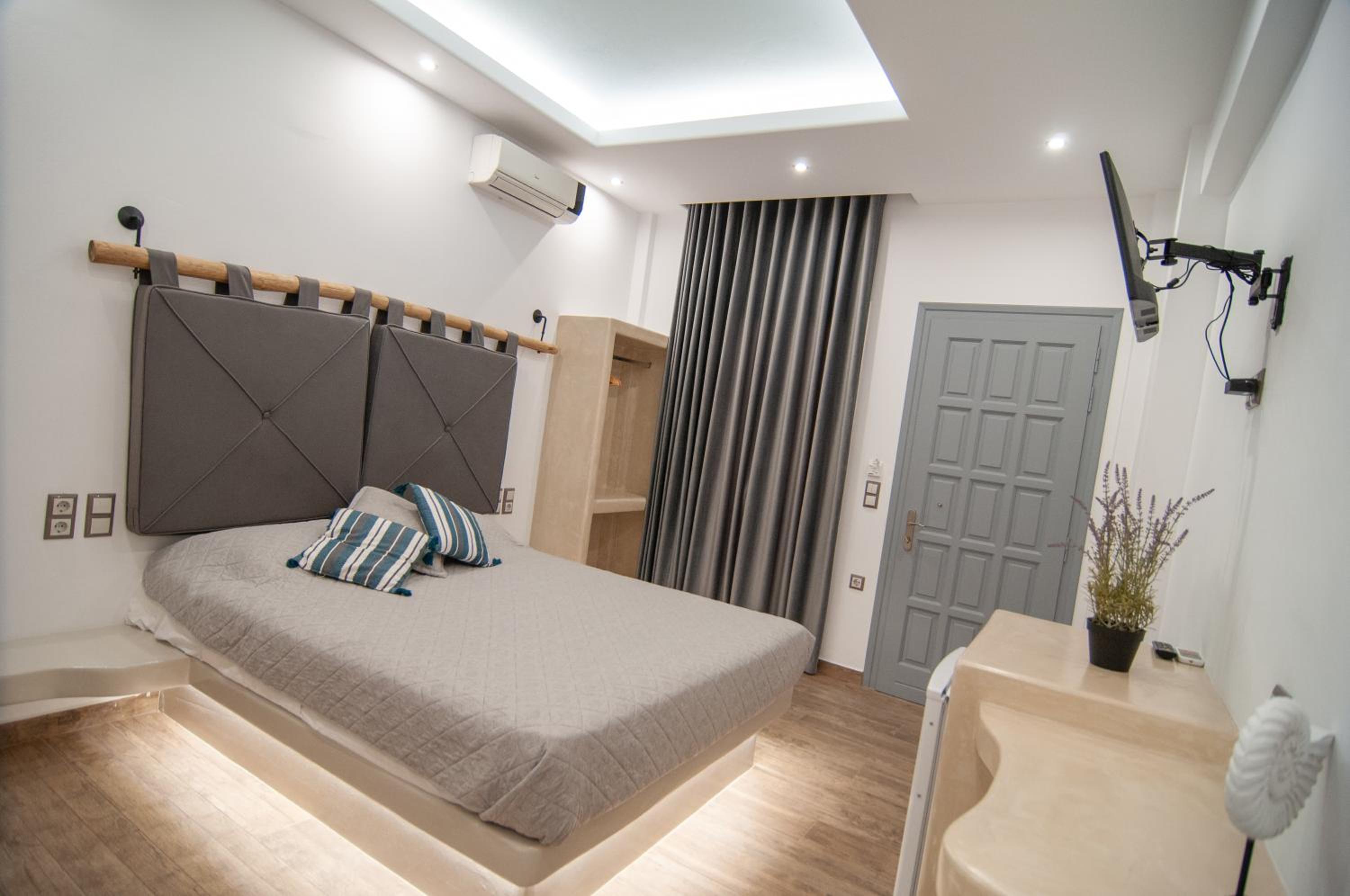 Deluxe Double Room with Shower