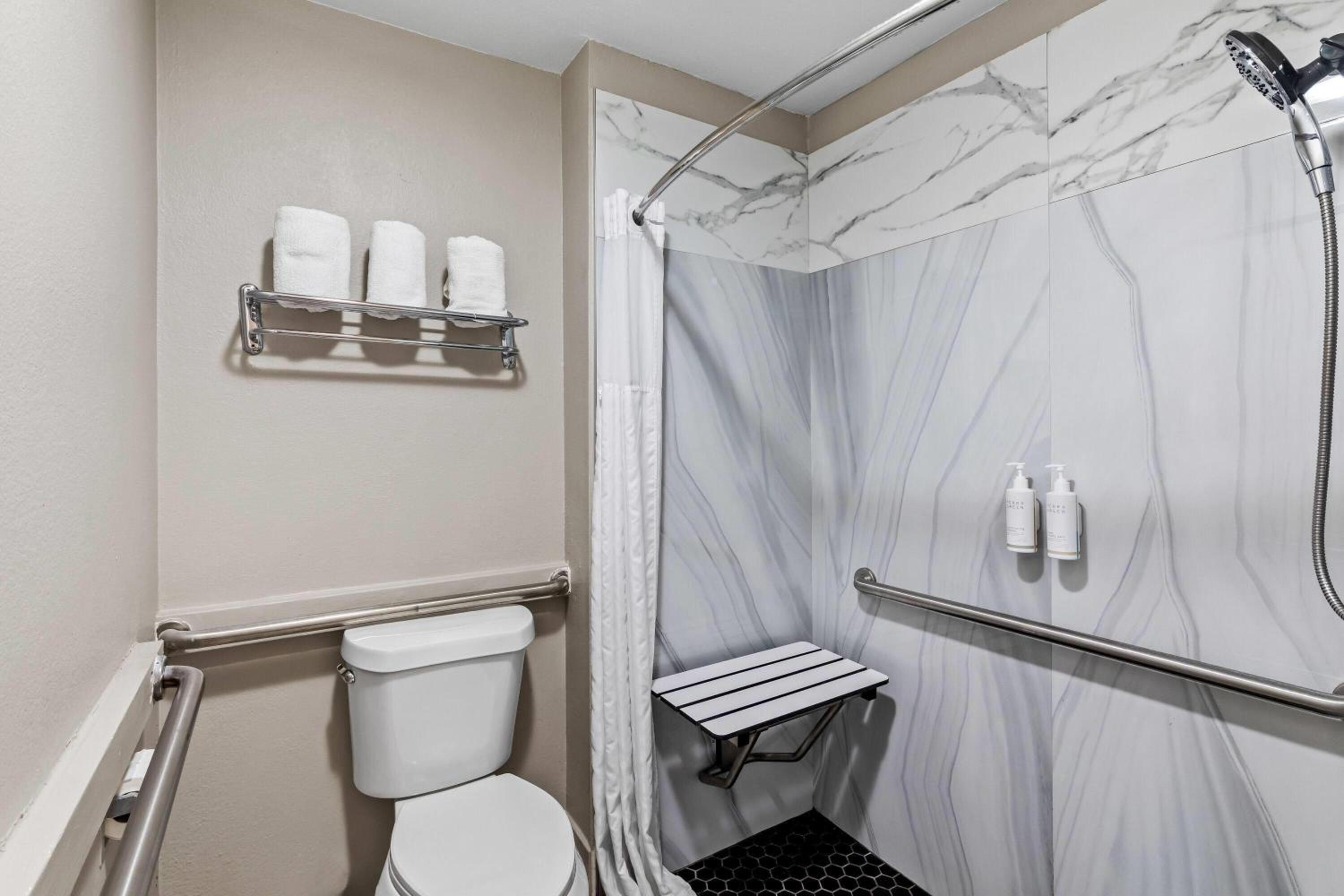 Queen Room with Two Queen Beds and Roll-in Shower - Mobility Accessible/Non-Smoking