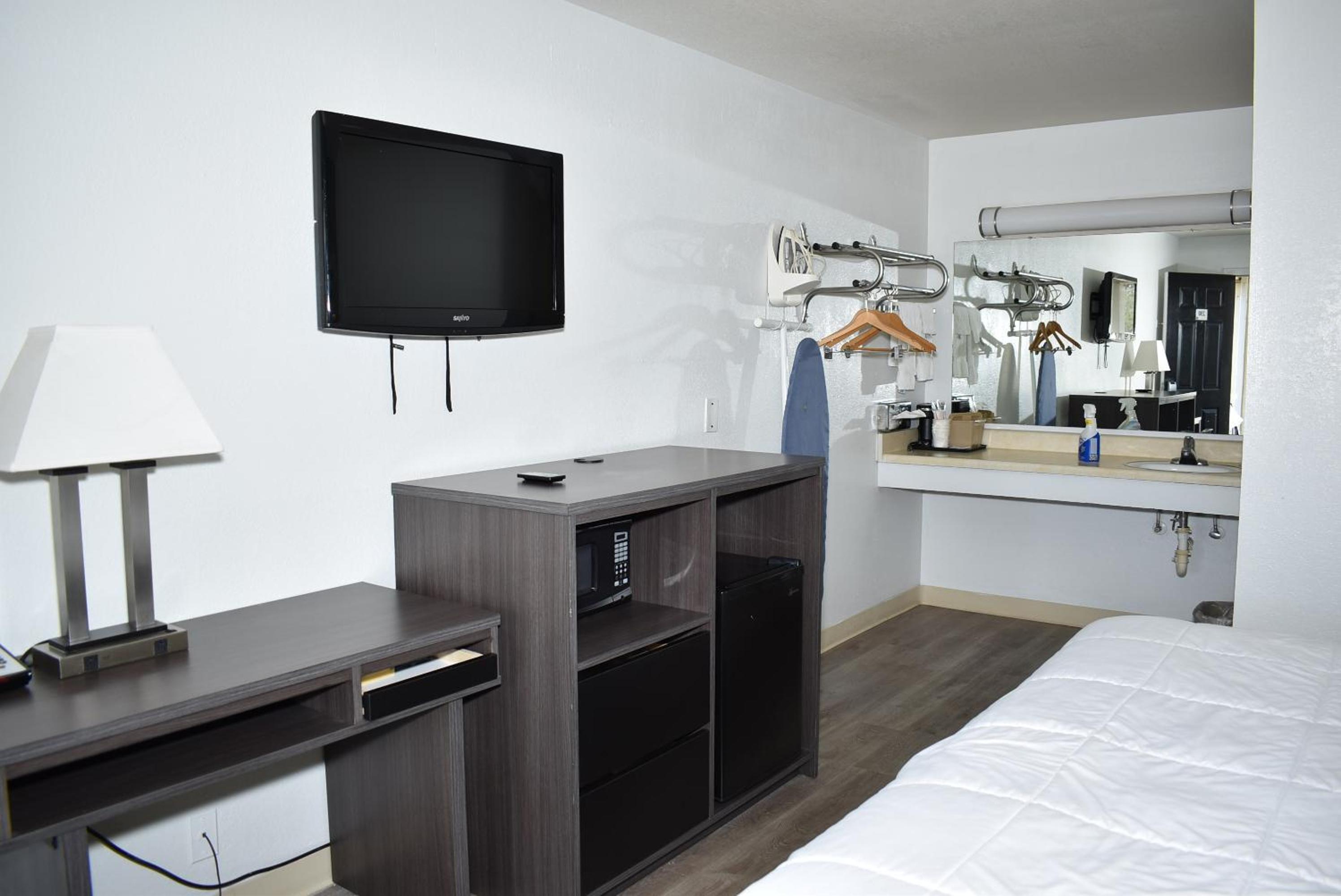 King Room - Non-Smoking