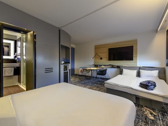 Junior Standard Suite With 1 King-size Bed And 1 Sofa
