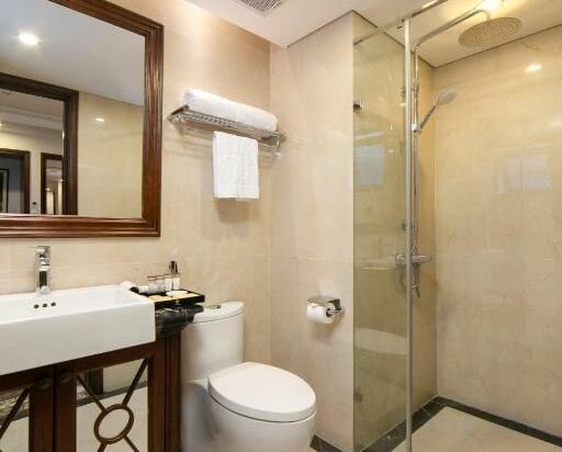 Deluxe Double - Internal Window