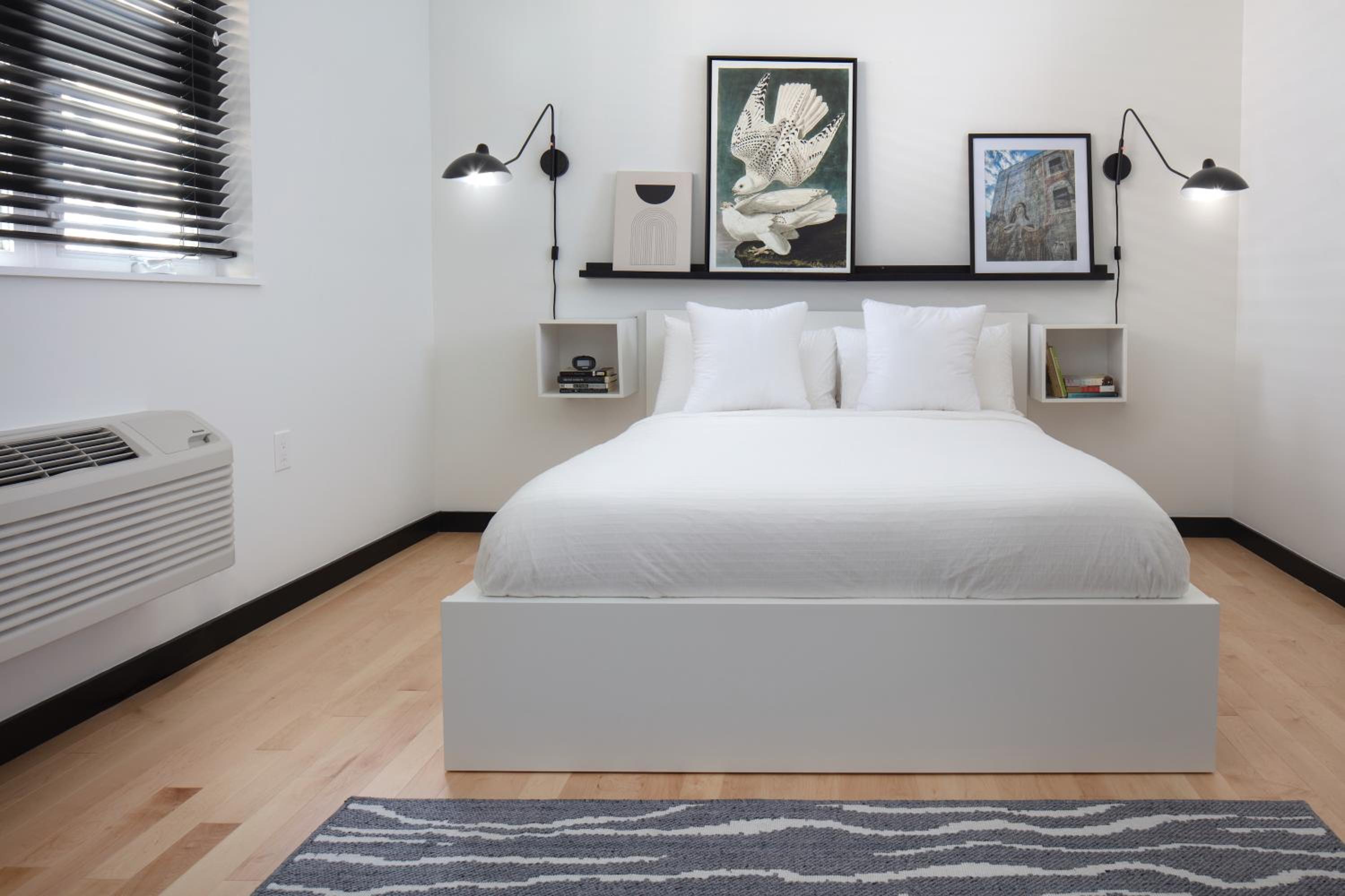 Queen Studio with Kitchenette (Self Check-in with Virtual Front Desk)