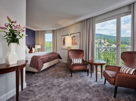 Superior Corner Room With City View