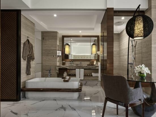 Luxury King Room With Ocean View