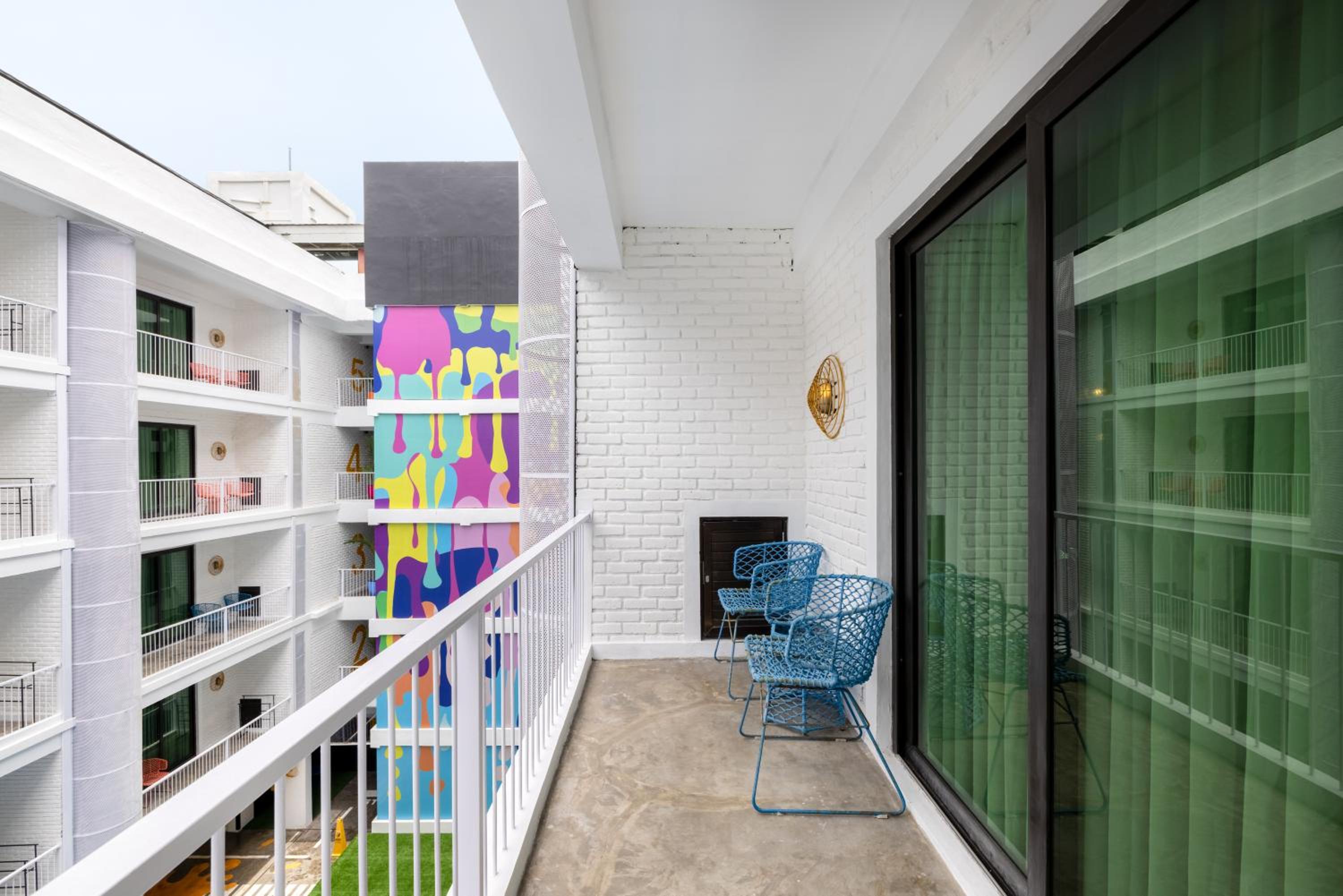 Dash Deluxe Double Room with Pool View with Free 2 Bottles Beer