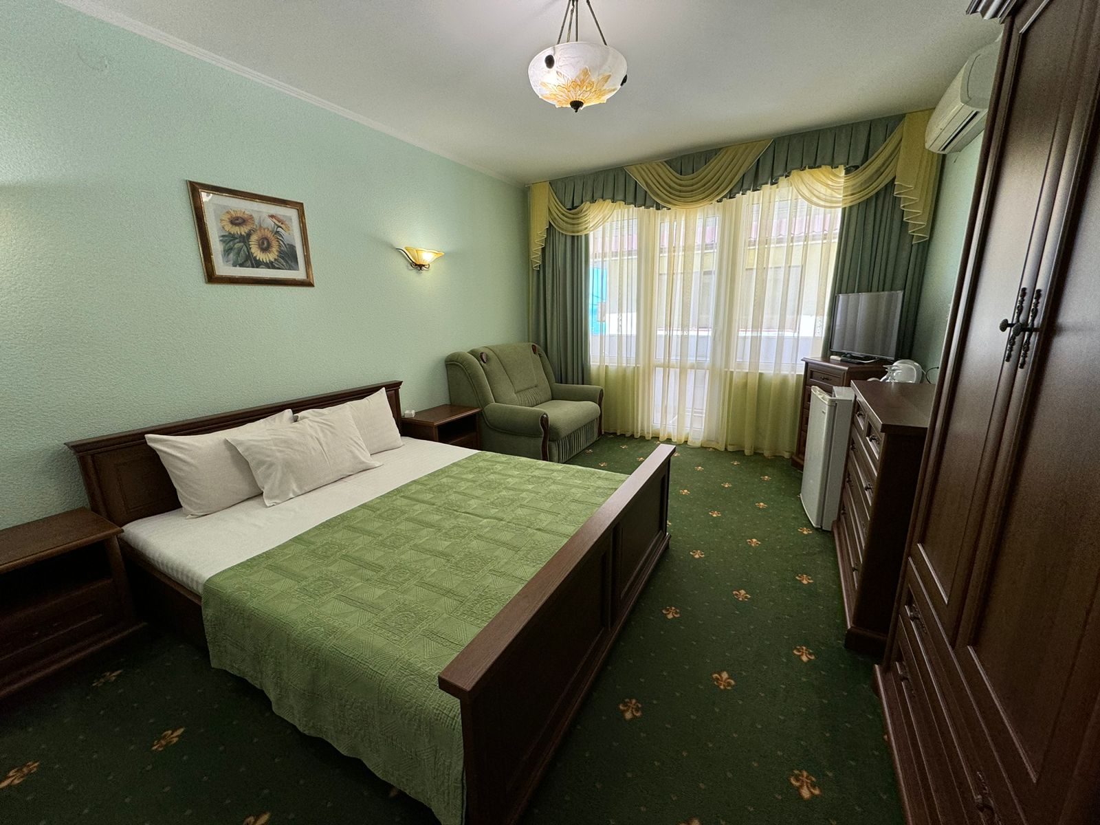 Корпус 1: "СТАНДАРТ КОМФОРТ" ЮЖНЫЙ (3-х местный)(200 метров до моря)