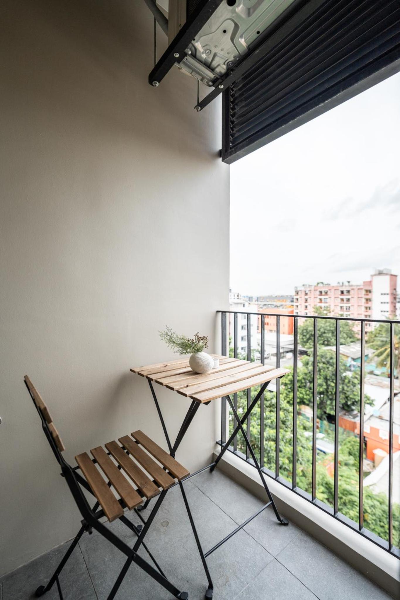 Escape Pano with Balcony