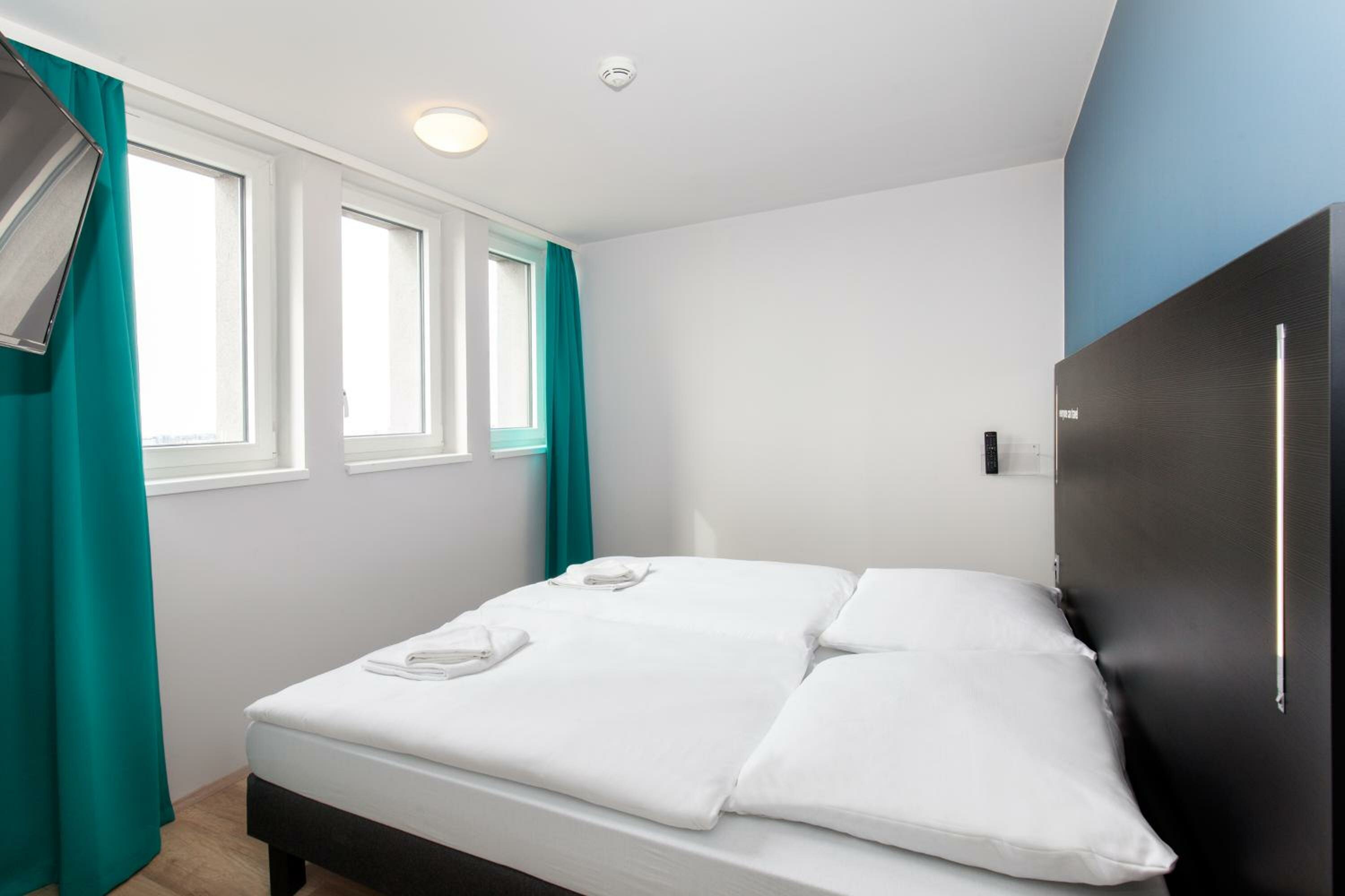 Twin room for Single use