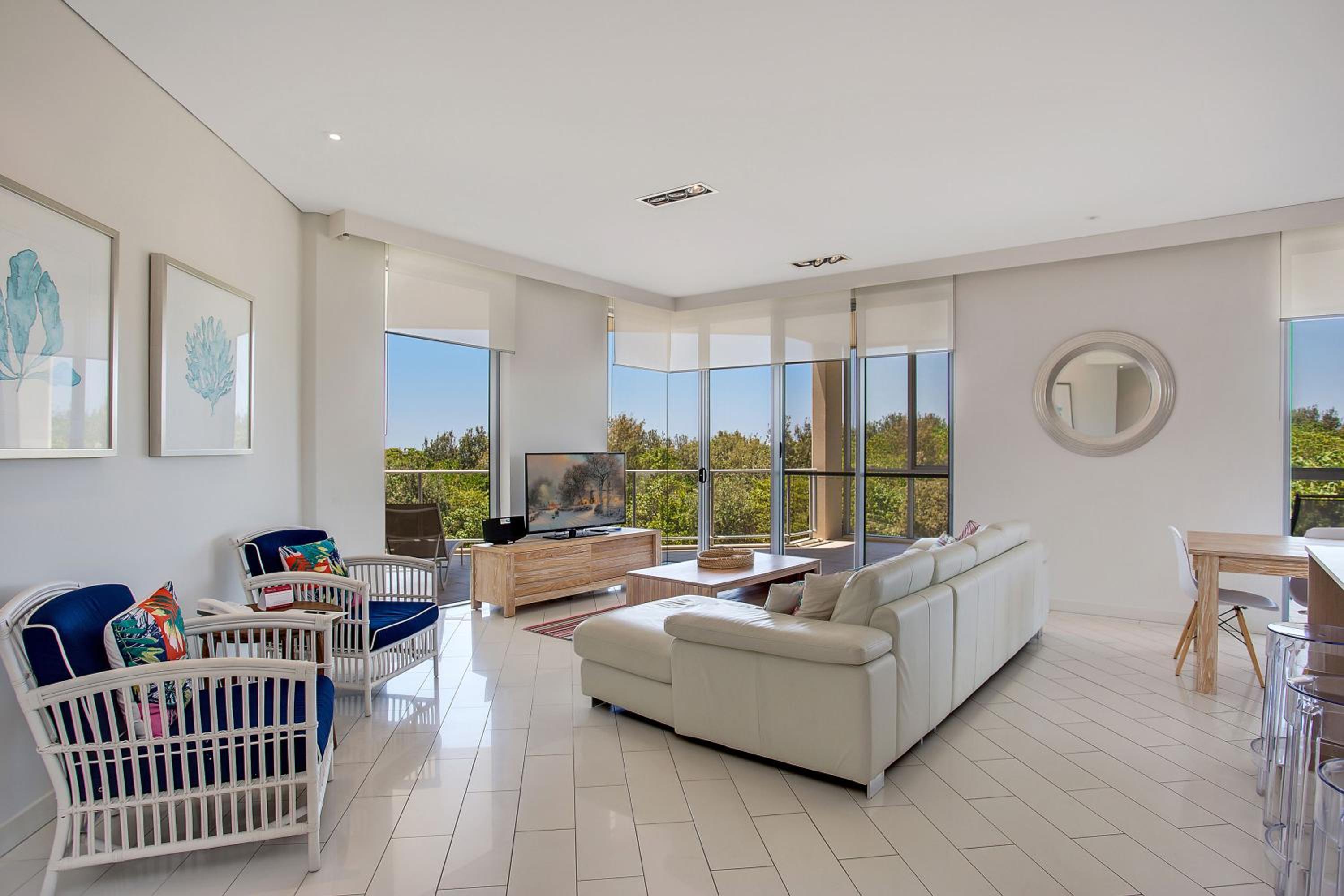 Three Bedroom Bale Apartment - Weekly Housekeeping