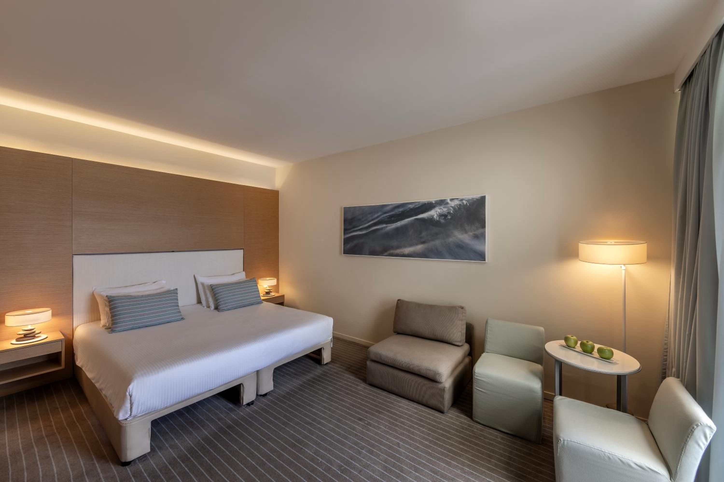 Triple Room With Side Sea View (2 Adults + 1 Child)