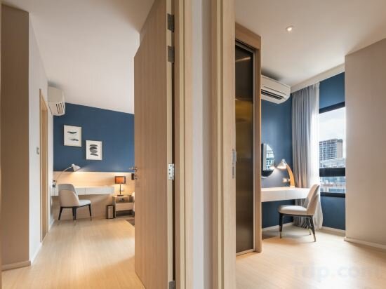  2 Bedroom Corner Sky Suite 