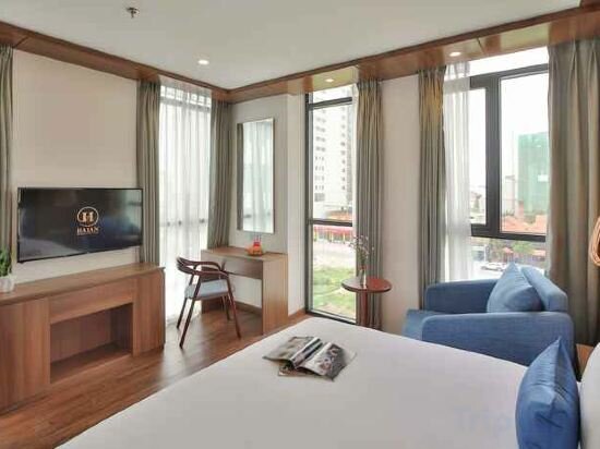 Superior King Room With City View