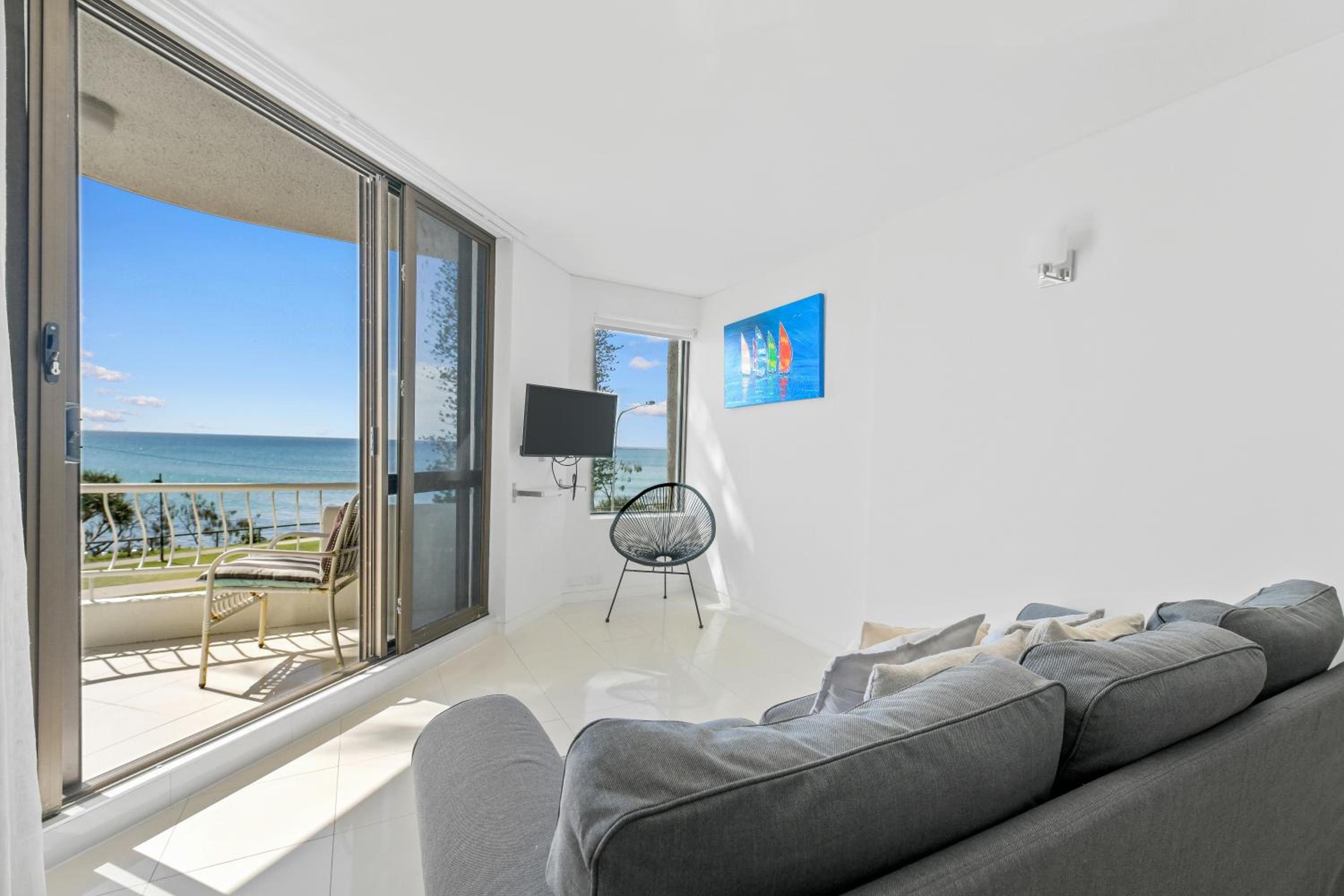 Superior One-Bedroom Apartment with Ocean View