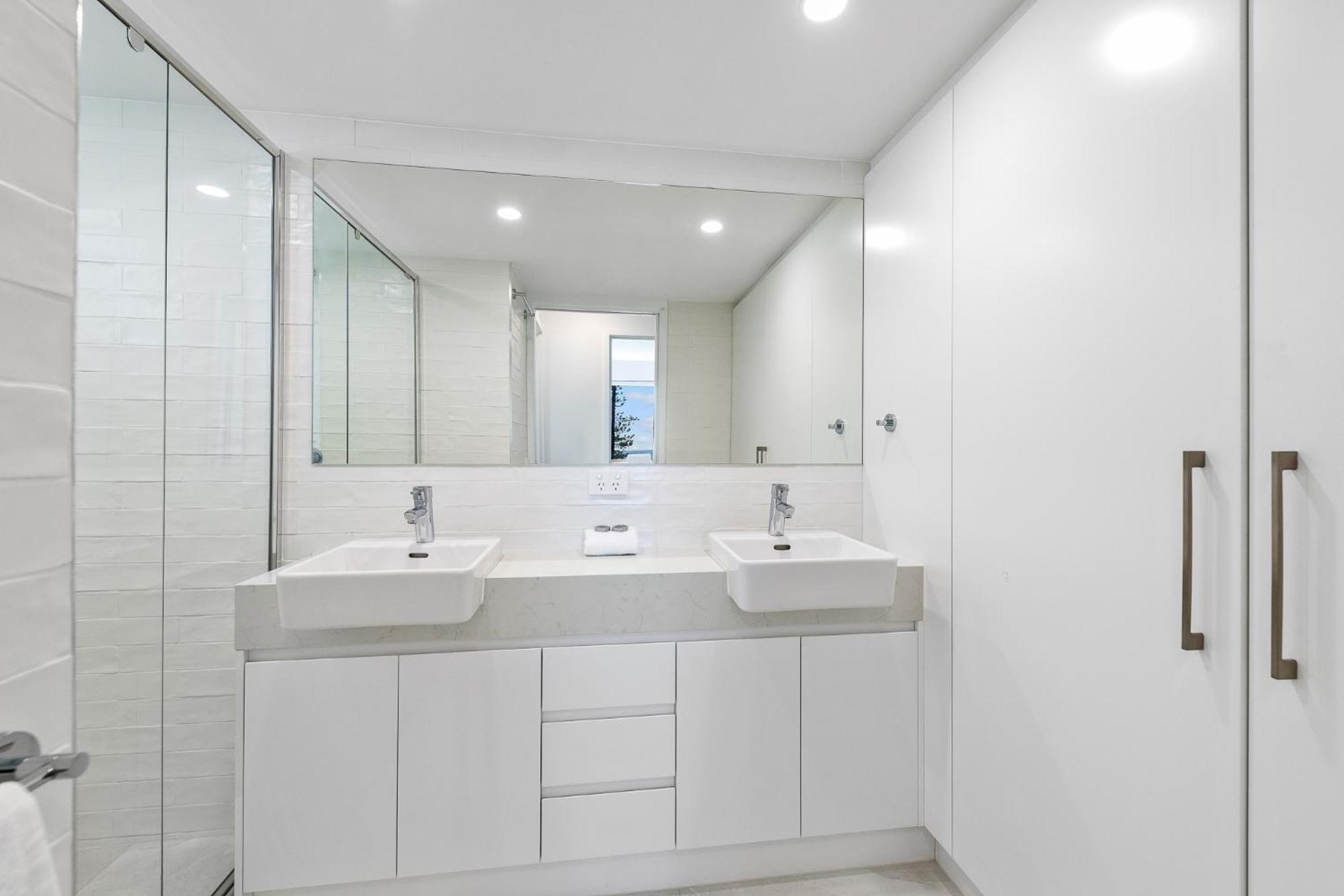 Four Bedroom Deluxe Apartment with Ocean View