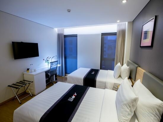 Deluxe Twin Room with City View