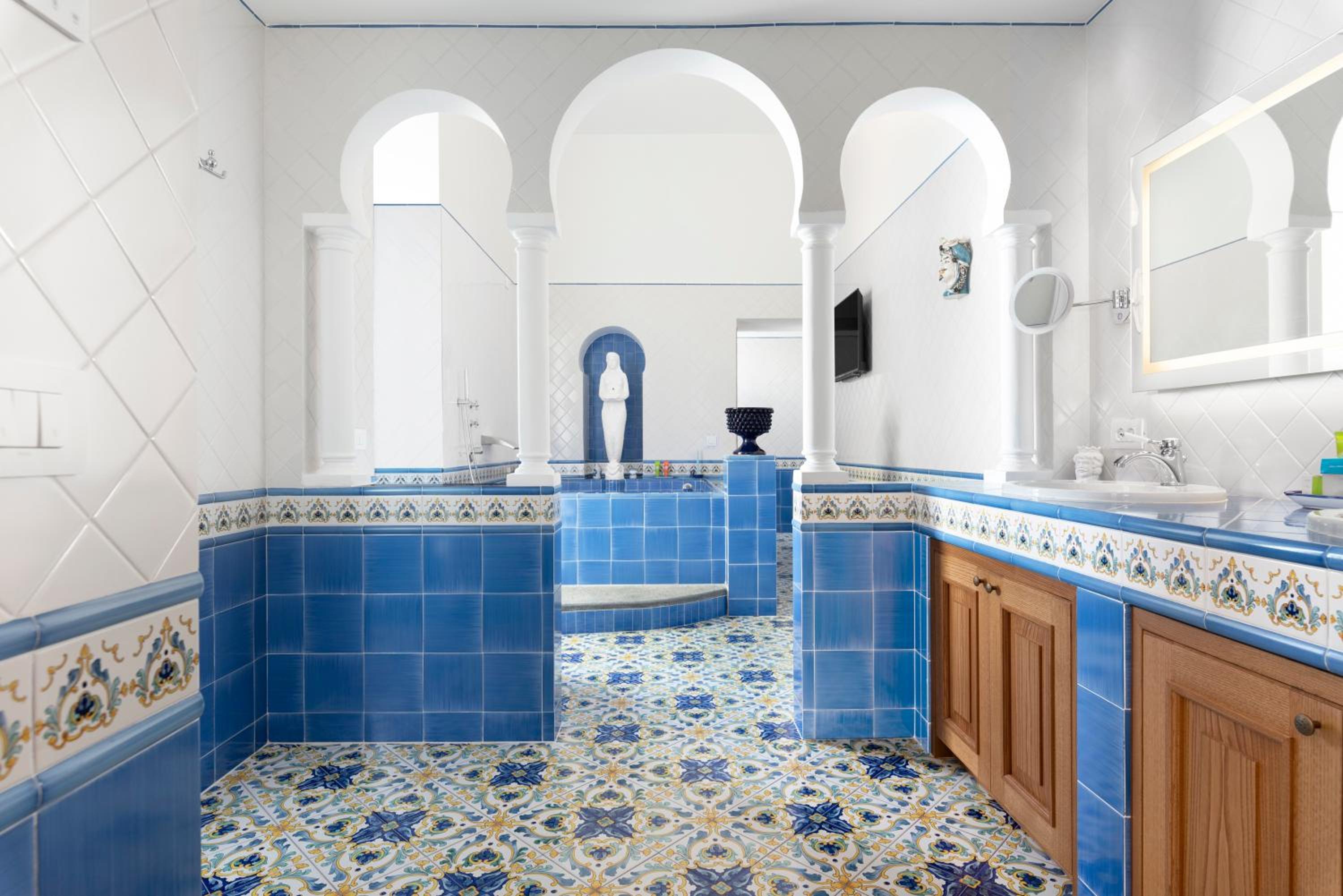 King Suite with Spa Bath